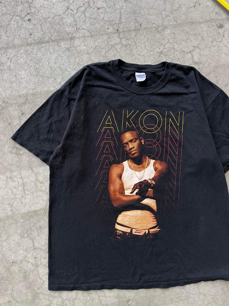 (XL/2X) 2000s Akon Tee