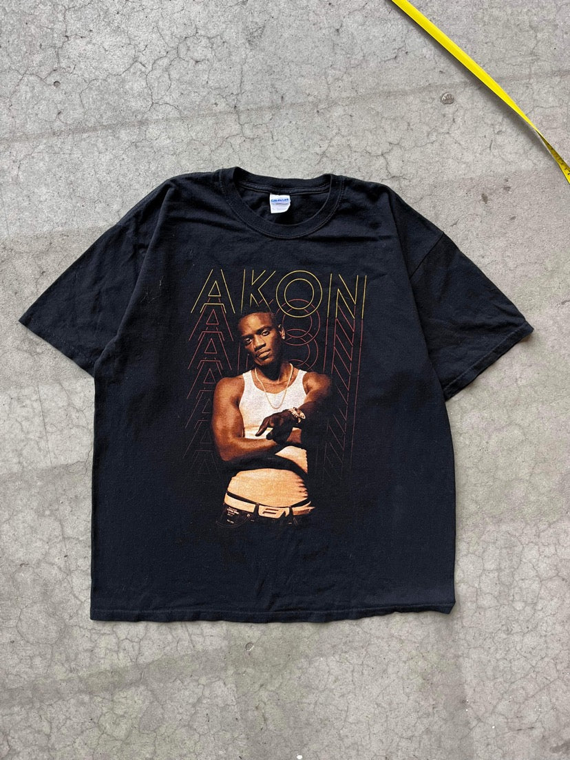 (XL/2X) 2000s Akon Tee