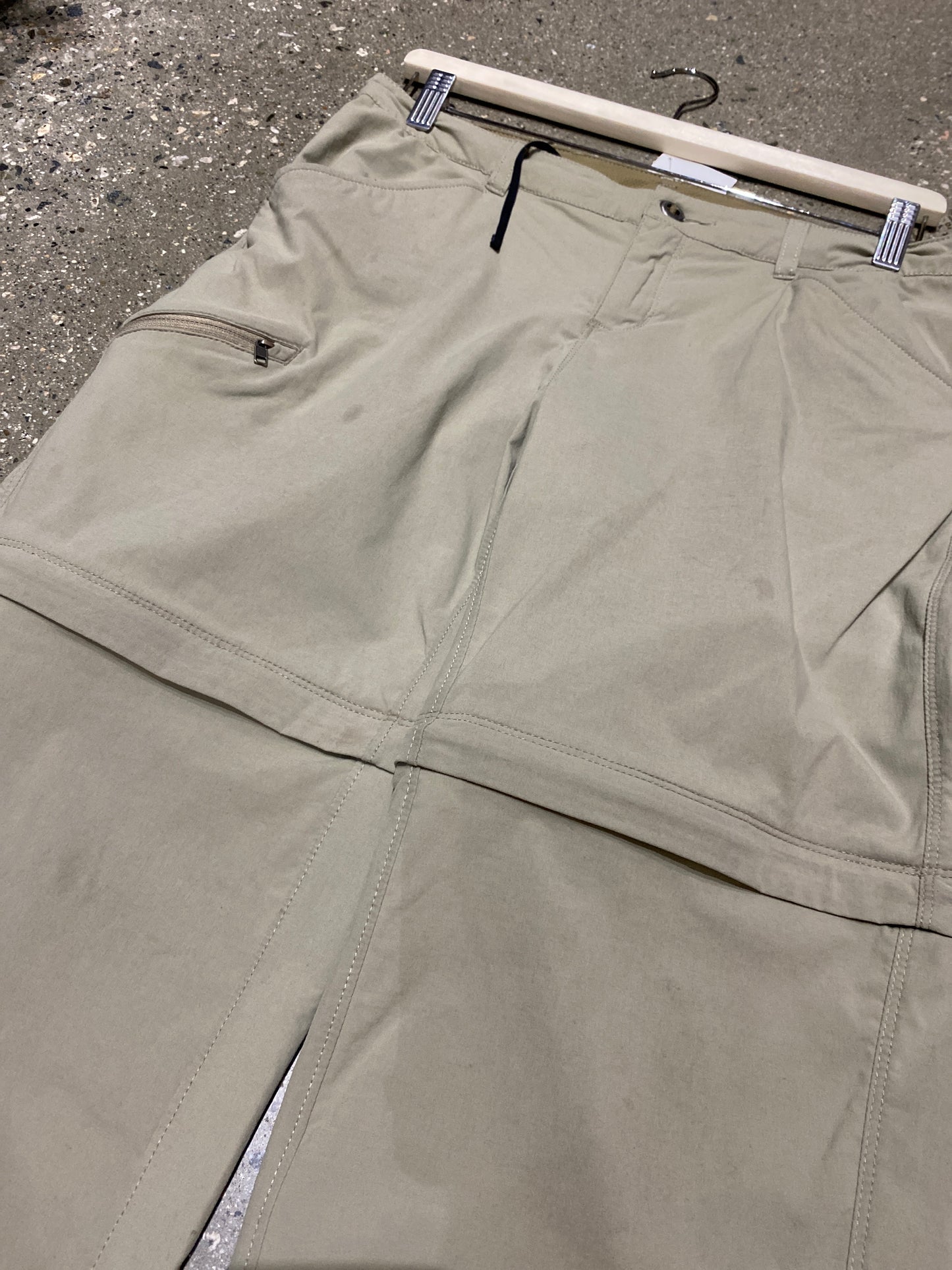 (28”) FW31 - Patagonia Beige Nylons