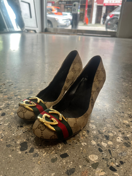 (5 US) Gucci GG Canvas Pump