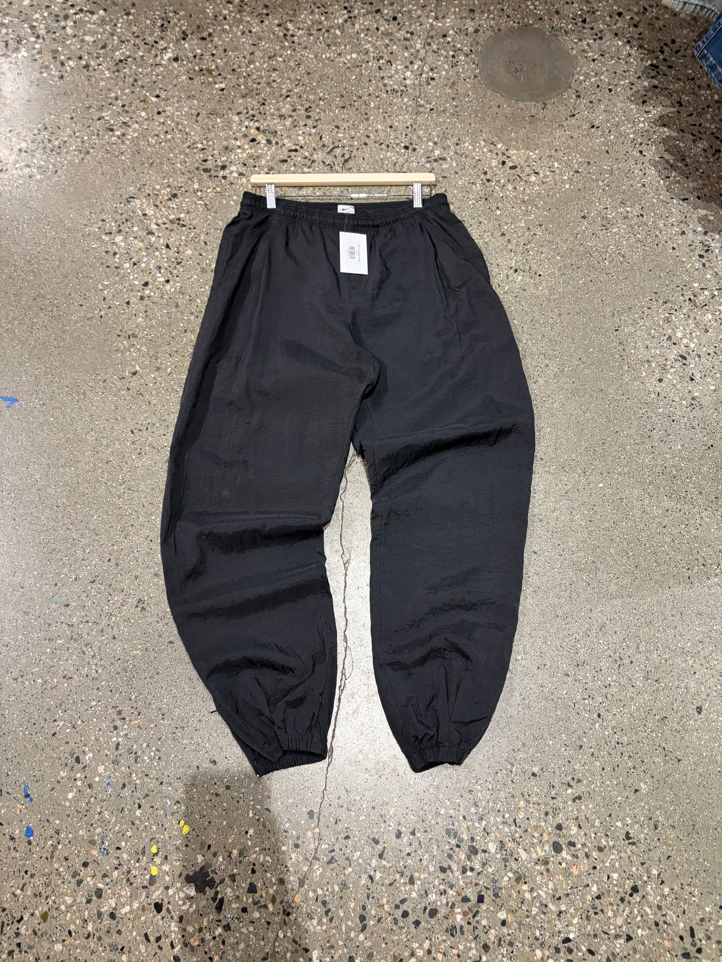 (L) 1990s Black Tonal Nike Windbreaker Pants