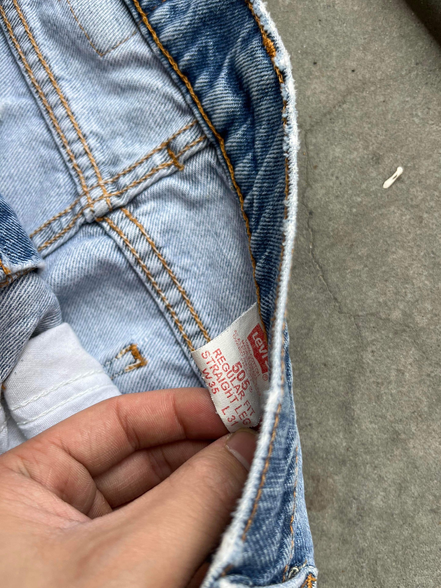 (35”) 90’s Levi Orange Tabs 505
