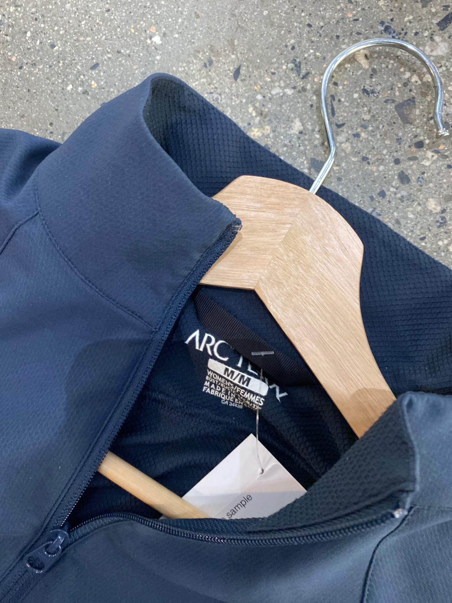 (Womens M) Arc’teryx Light Zip Up sample