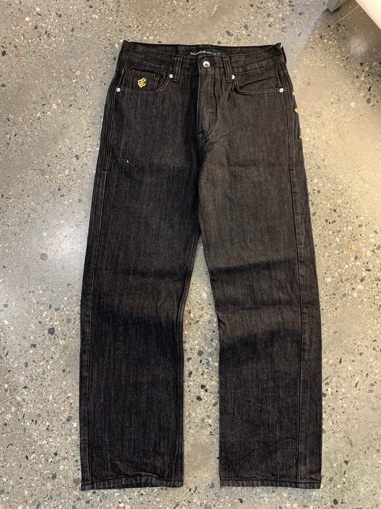 s44 - 32w Rocawear Embroidered Denim