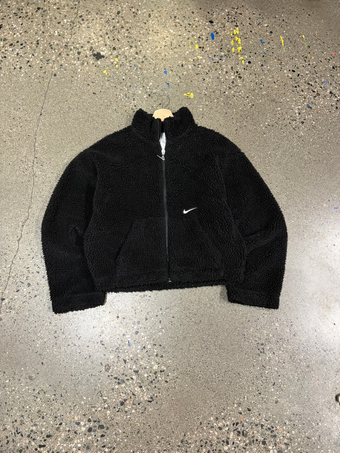 (Womens M ) Womens Cropped Nike Black FLEECE