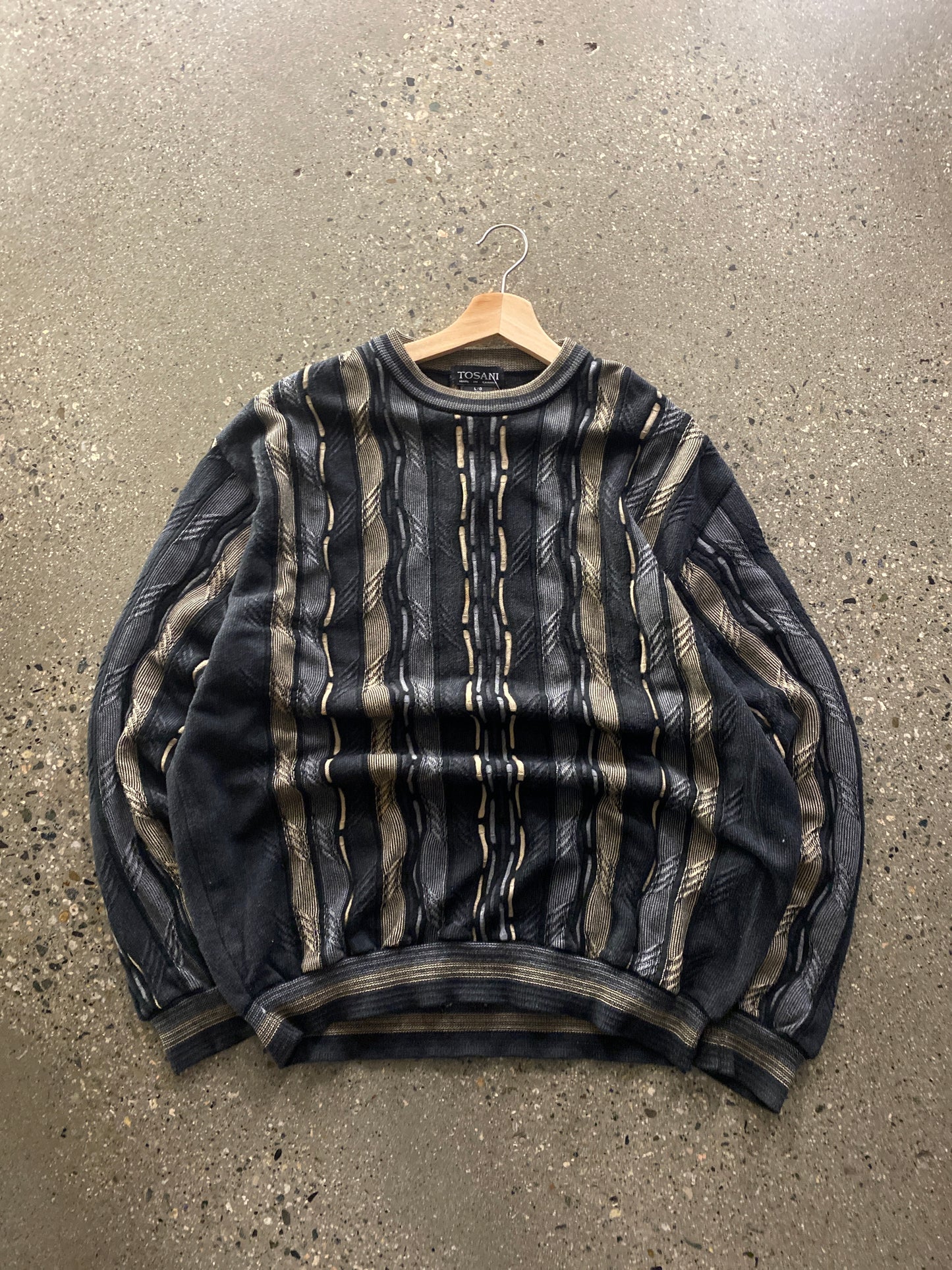 (L) CM20 - Vintage Tosani 3D Knit