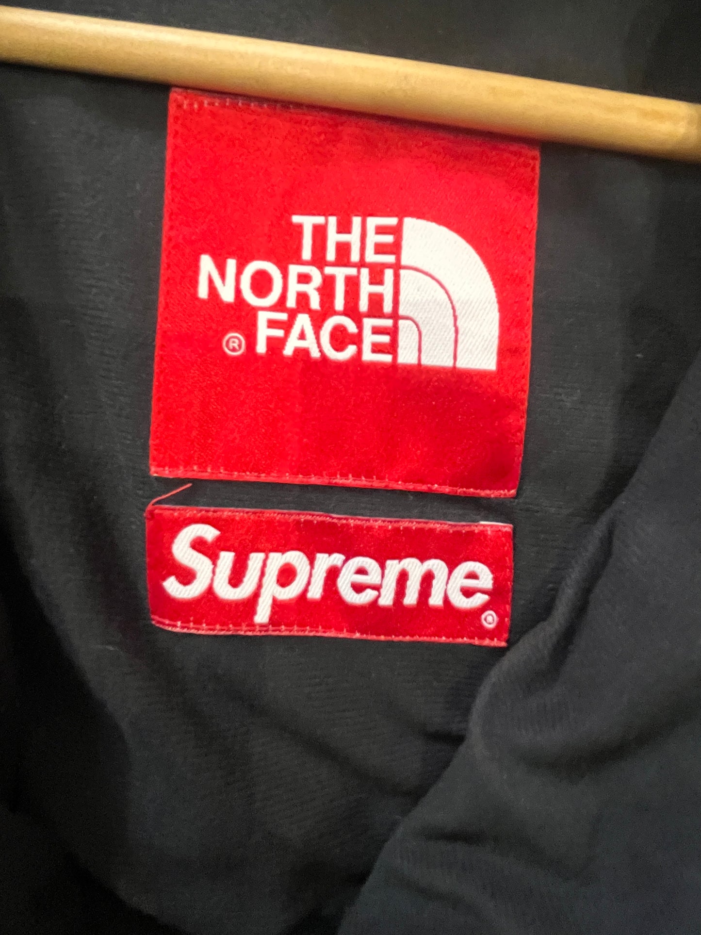 (L) Authentic Supreme x The North Face Banadana Mountain Jacket