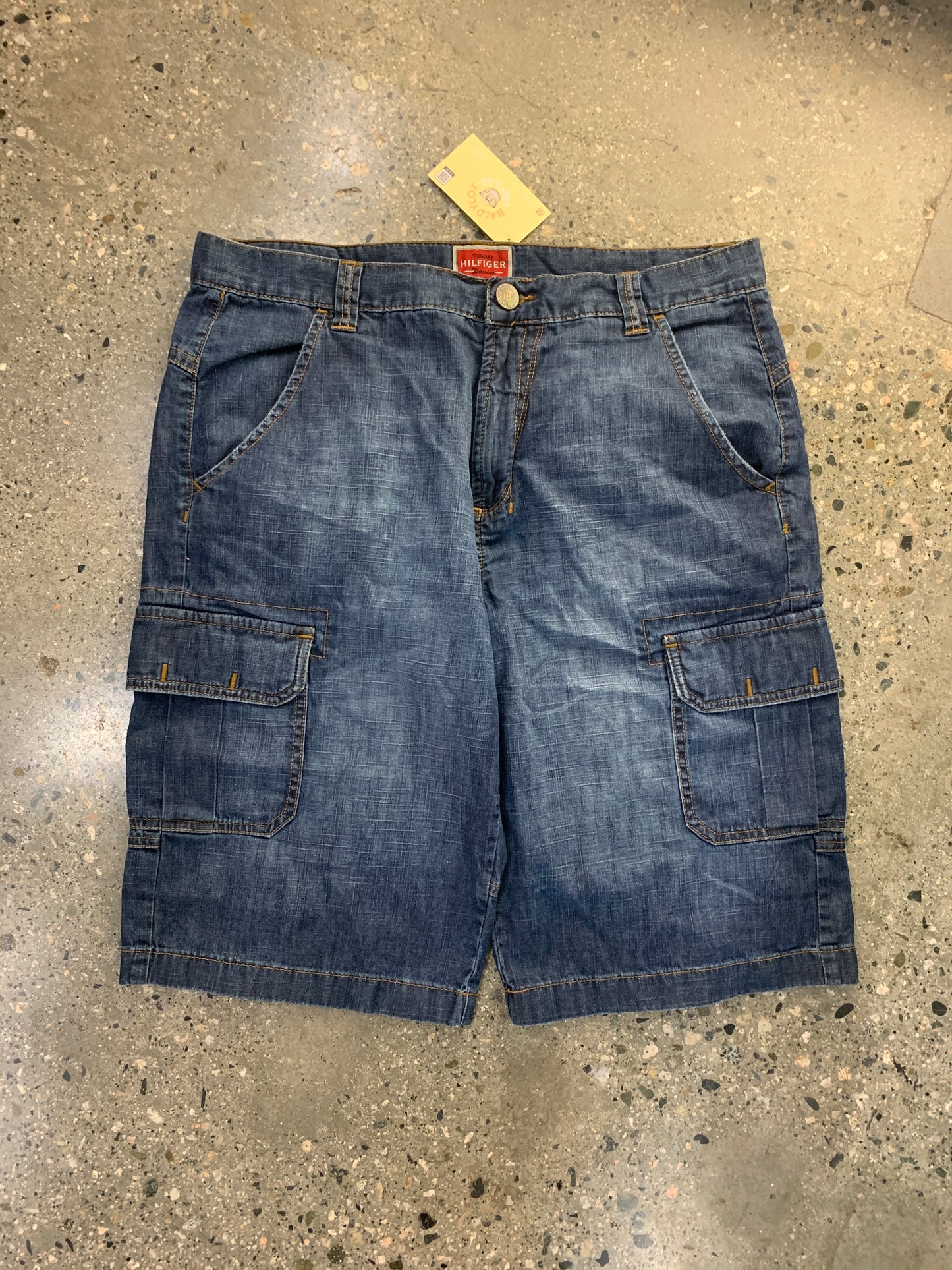 sh10 - 34w Tommy Cargo Jorts