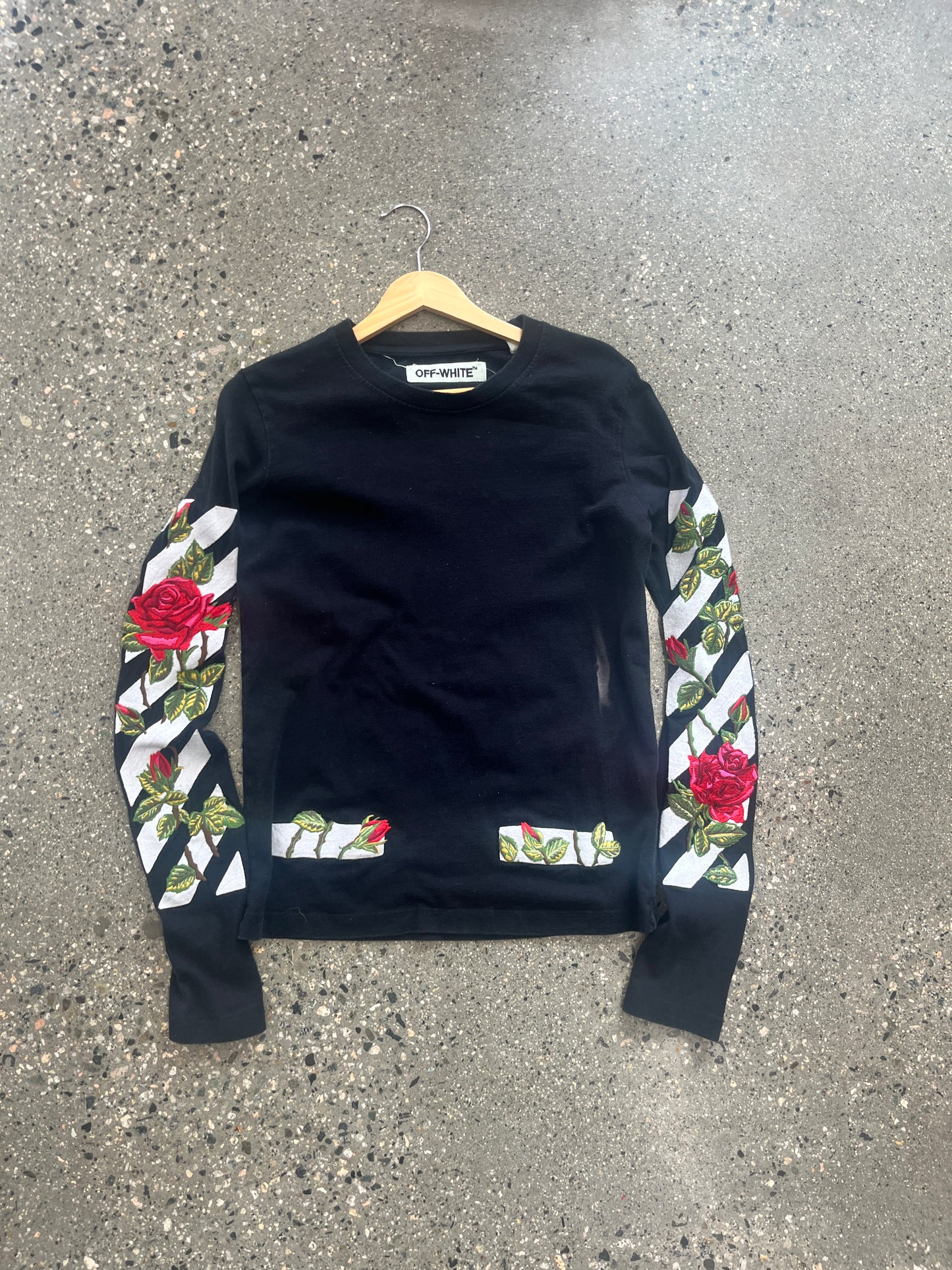 (XS/S) Off White Rose Longsleeve