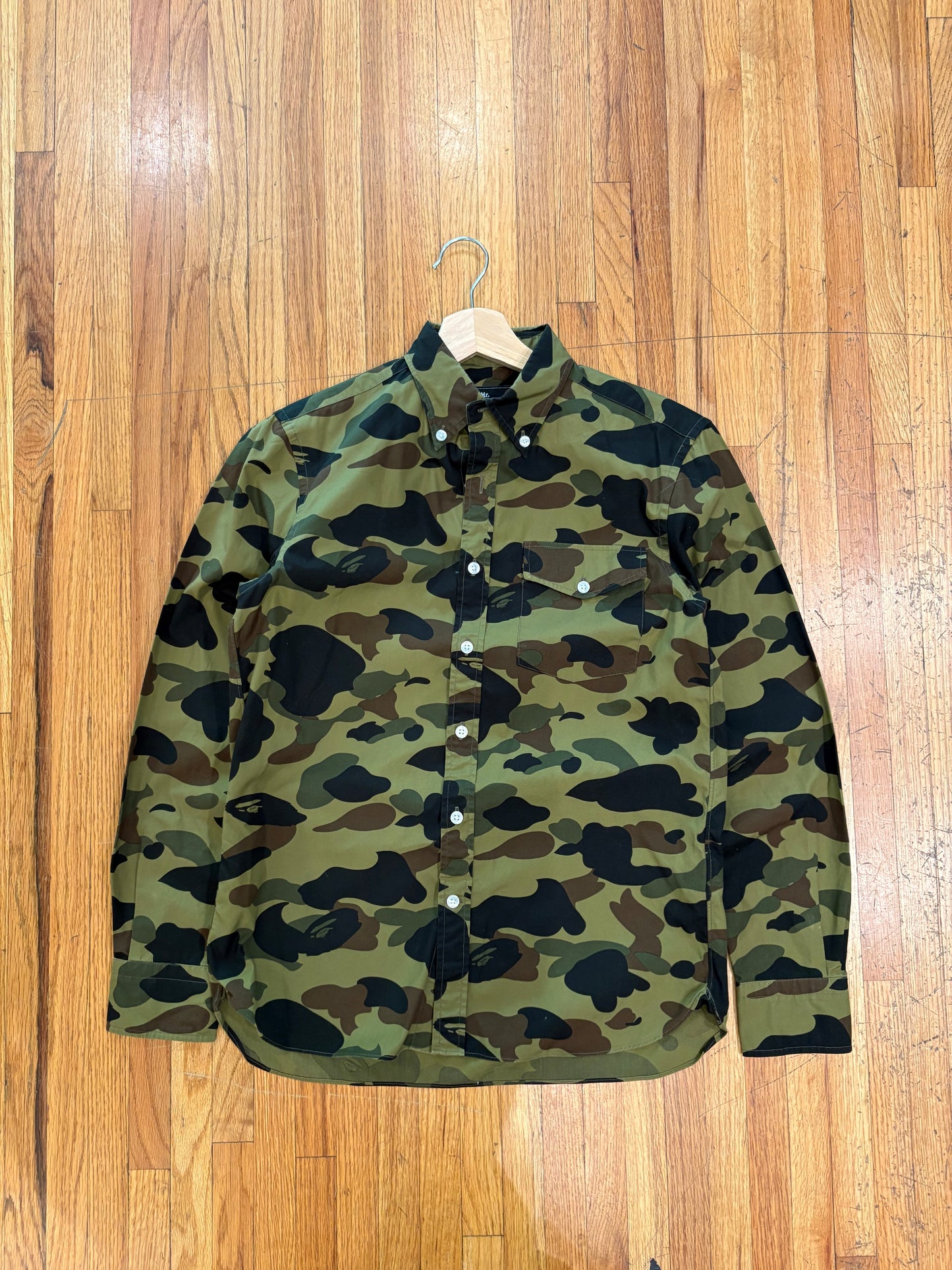 (S/M) Older 2000s Bape Camo Button Up