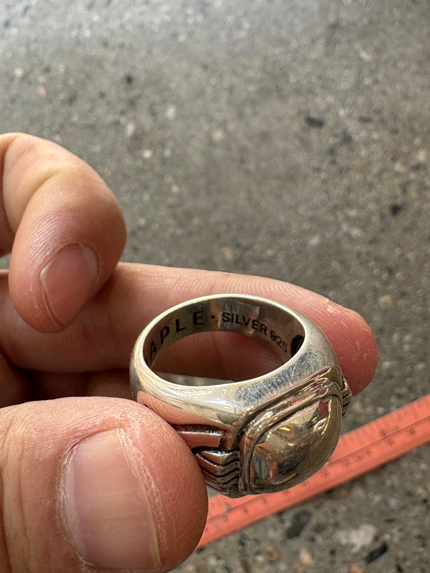 (Sz9.5) Maple .925 Silver Fist Ring