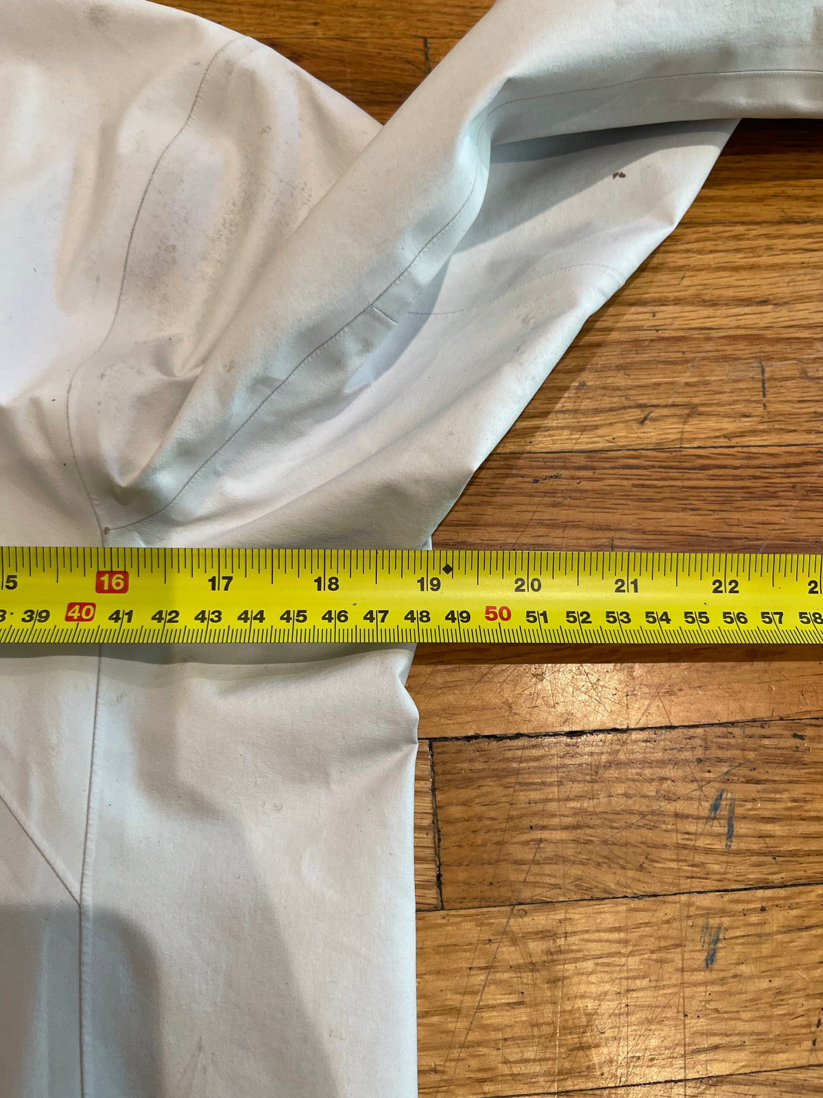 (XS) Arc’teryx Beta Platinum White Goretex Jacket