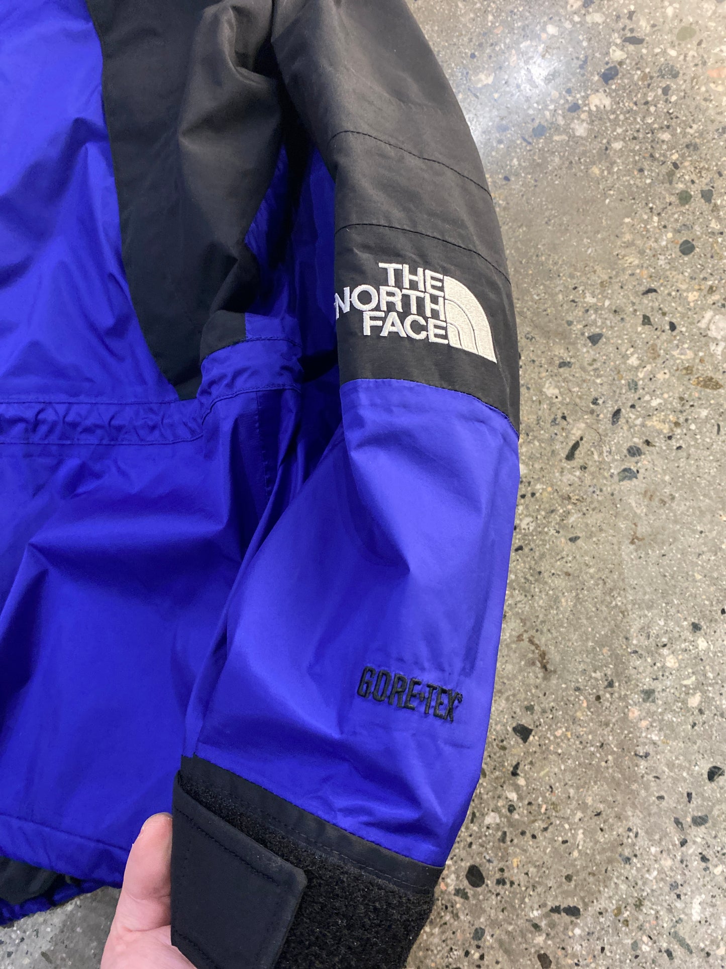 (XL/2X) FW6 - TNF GORETEX GRAPE