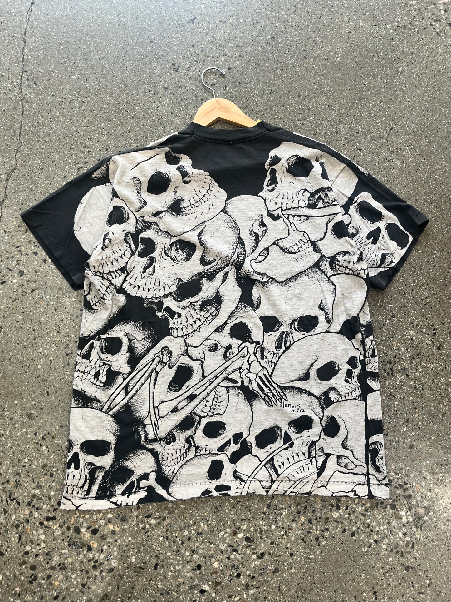 (XL) 1992 Skull AOP tee