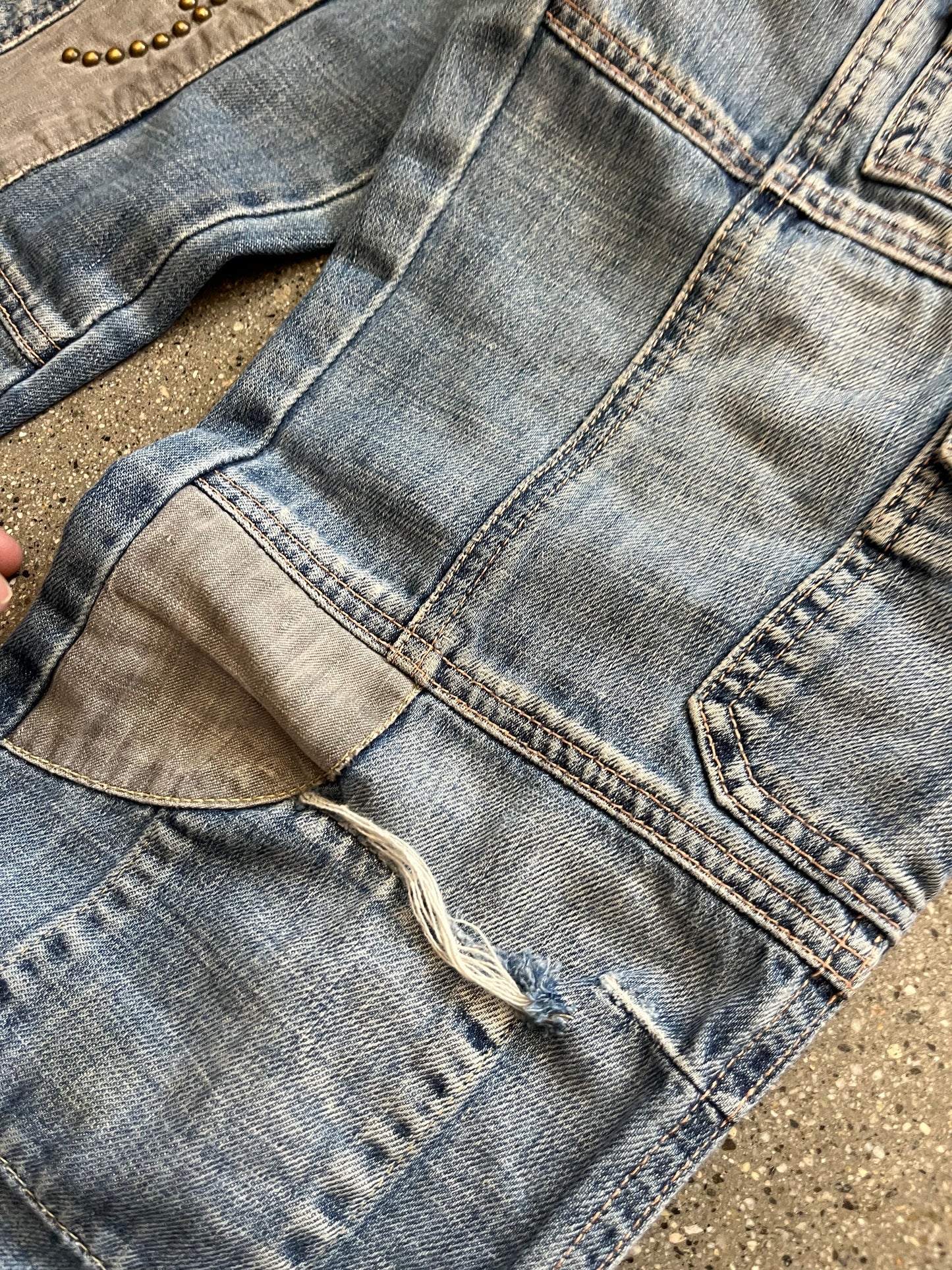 (28”) 1990s Guess Bondage Denim
