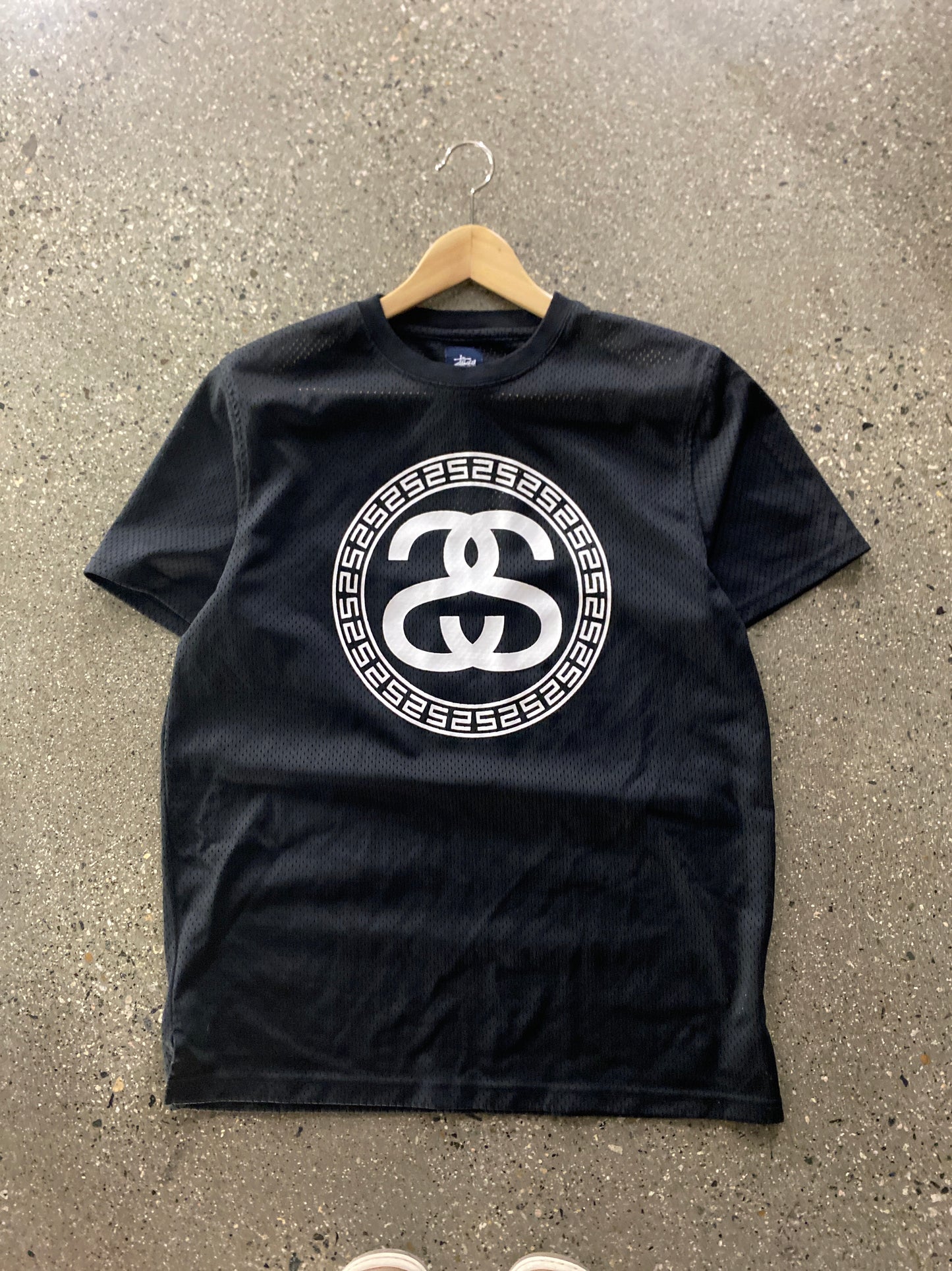 (M) Stüssy black mesh jersey
