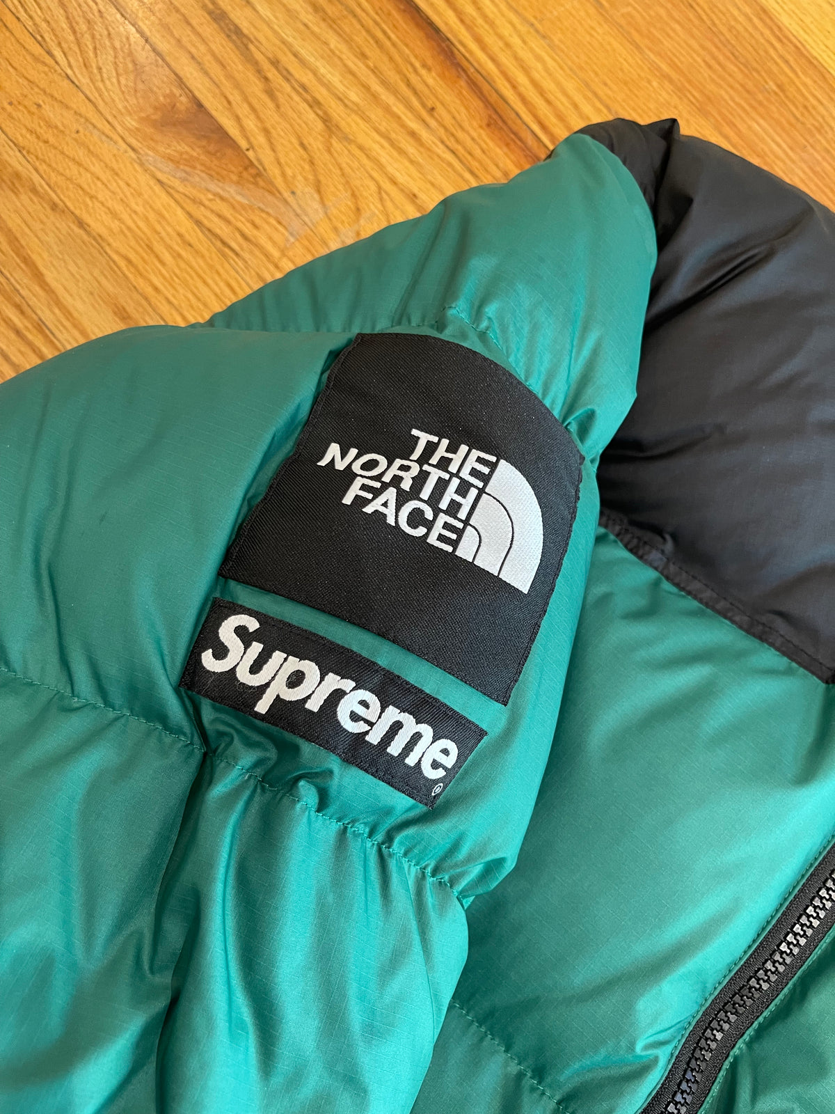 (Men’s M) The North Face x Supreme Nuptse