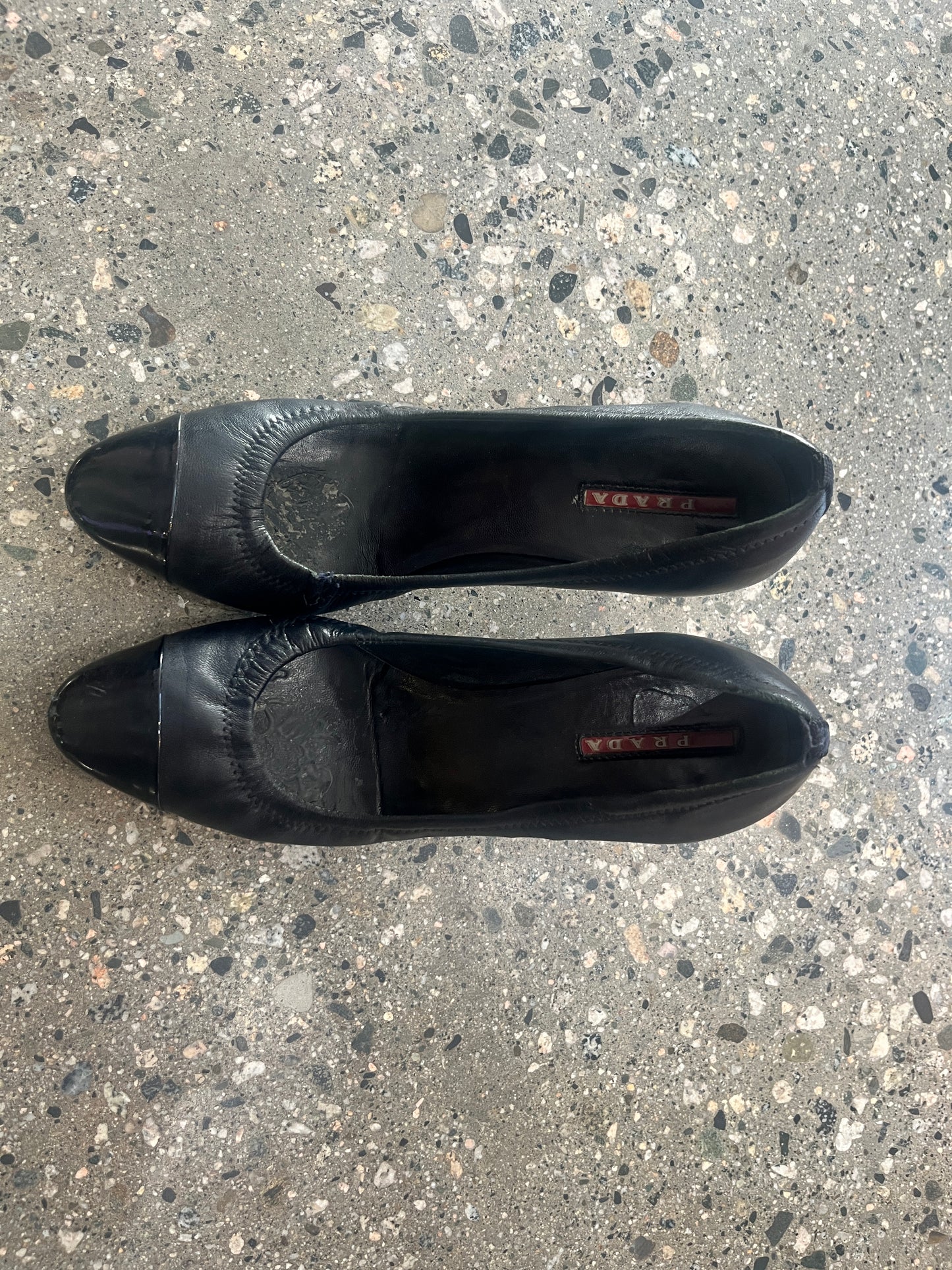(7 US) 2000s Prada Pumps