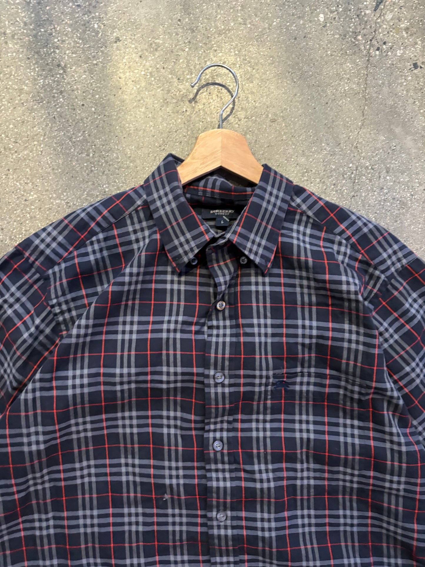 (L) Burberry Novacheck Plaid button up