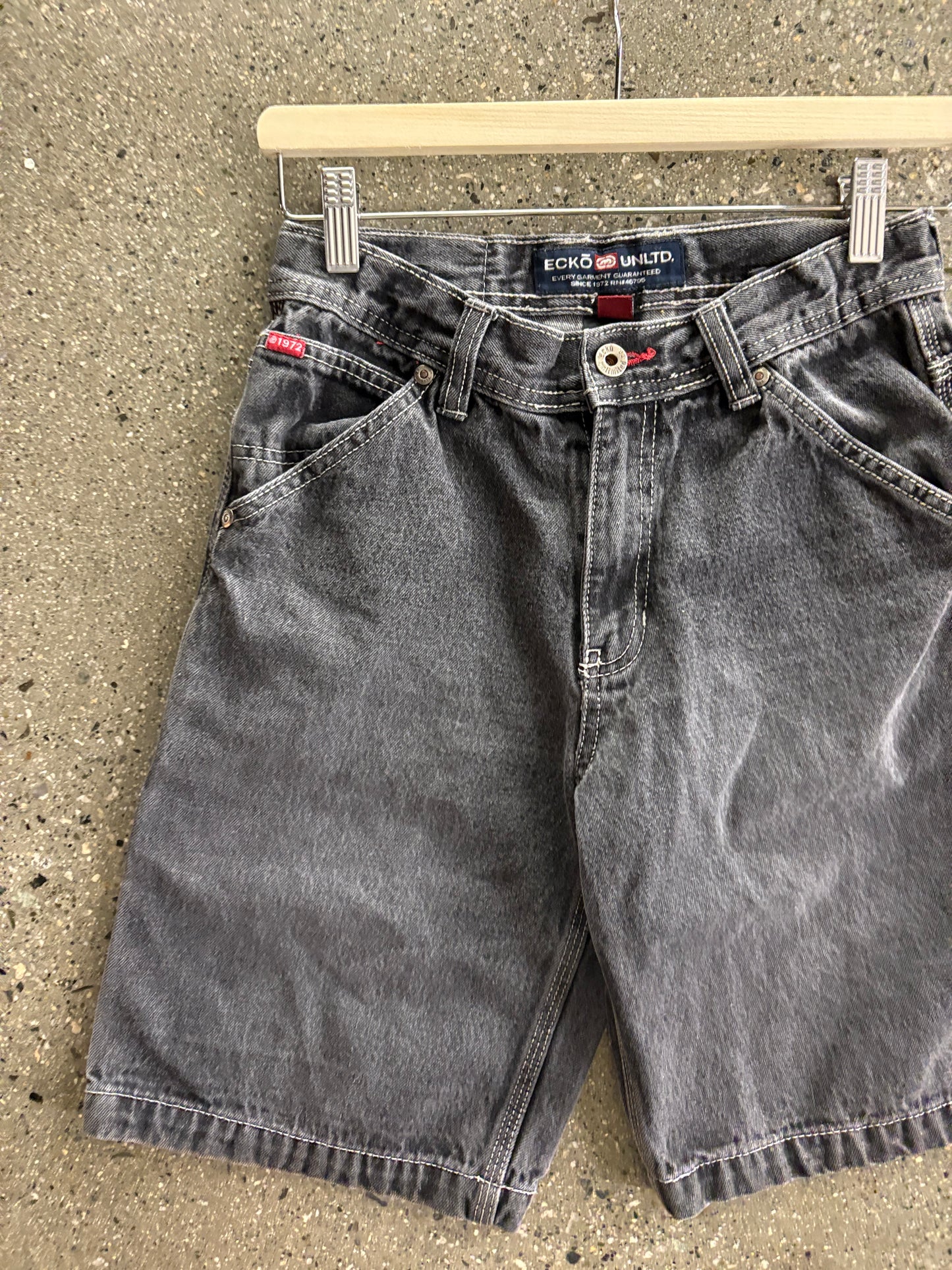 27” ecko jorts
