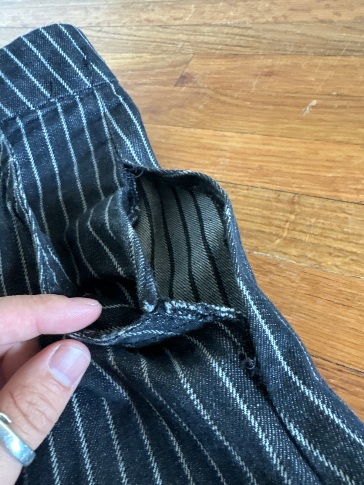 (34”) Pinstripe Baggy Jeans