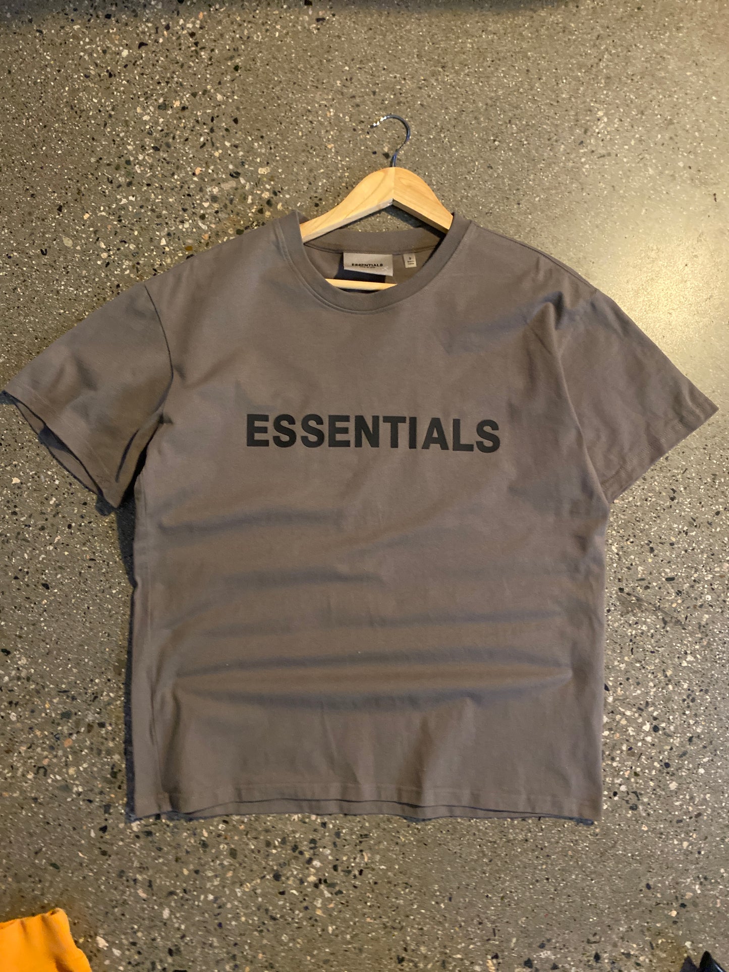 (S/M) Essentials Fear of God Gray Tee