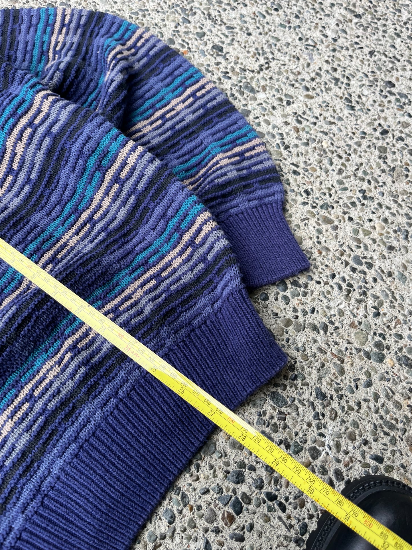 (M/L) 90s Textured 3D Knitwear