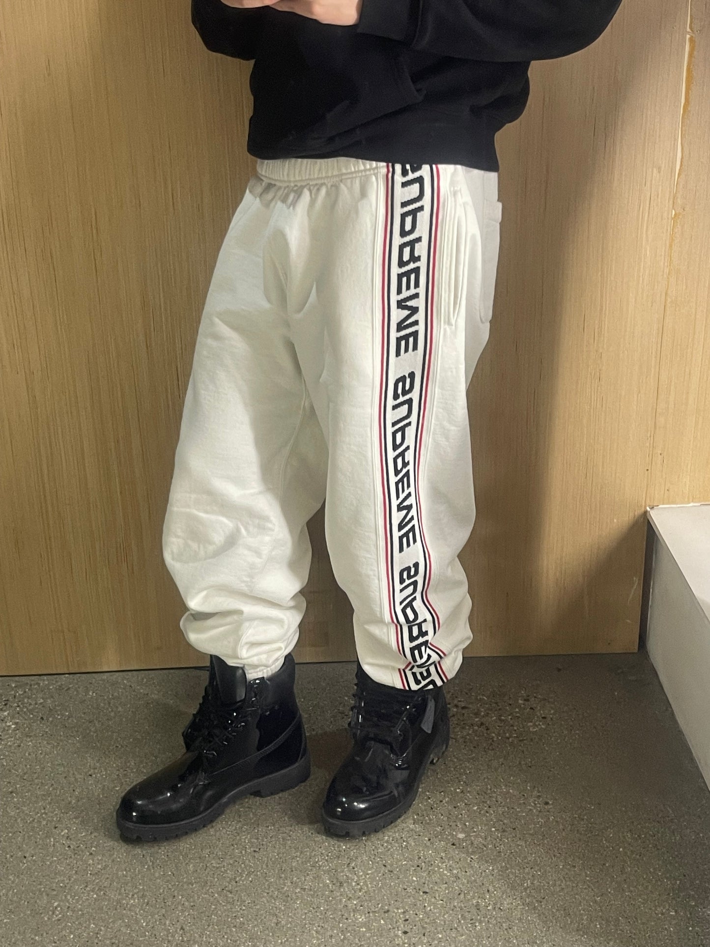 (M) Supreme Script Sweatpants