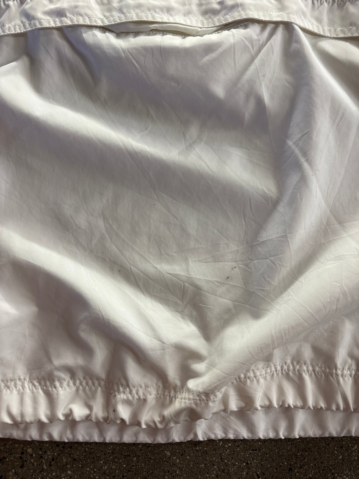 (XL) 2000s Nike White windbreaker with hood