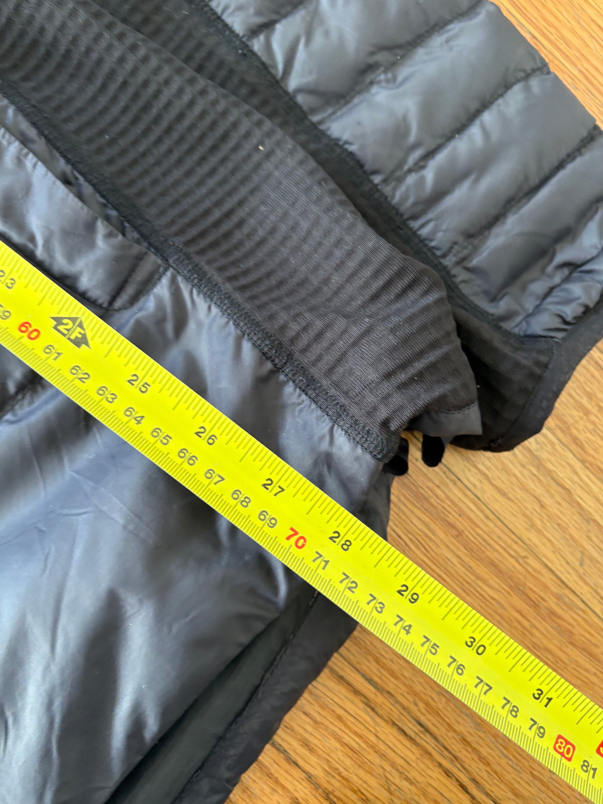 (L) Oakley Shell Black Puffer