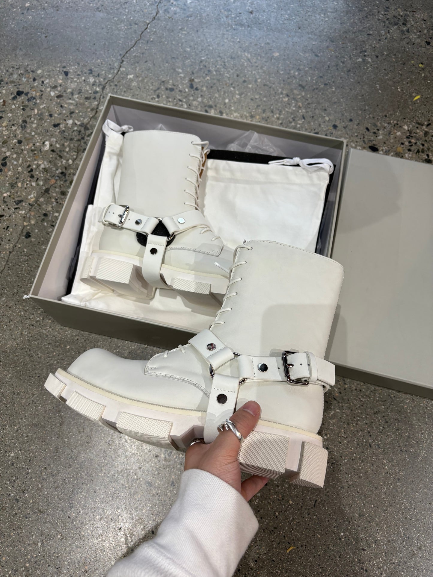 (EU40) White Gao Harness Boot *retail $835