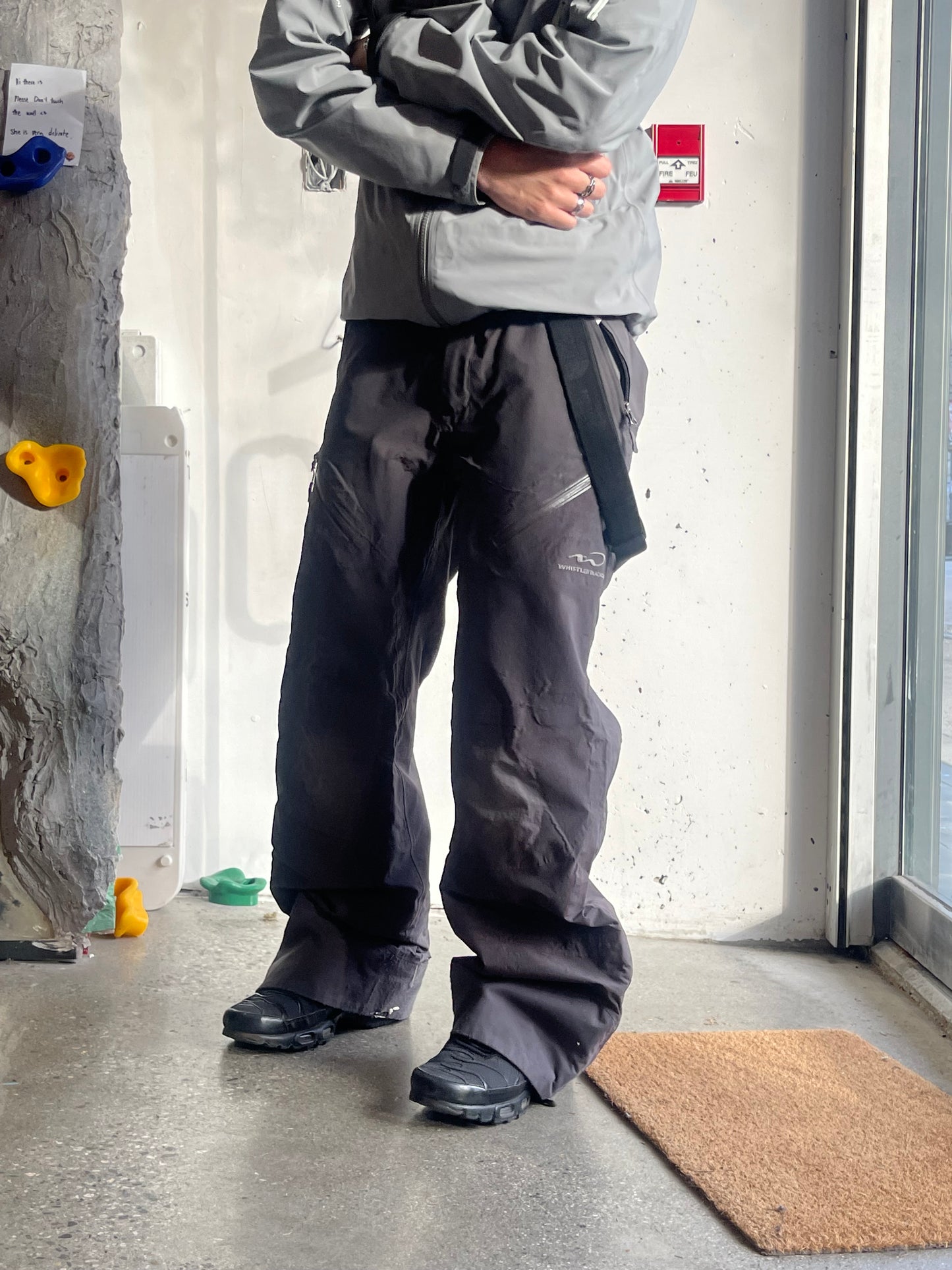 (30x30) FW1 - The North Face Snowpants with Suspenders