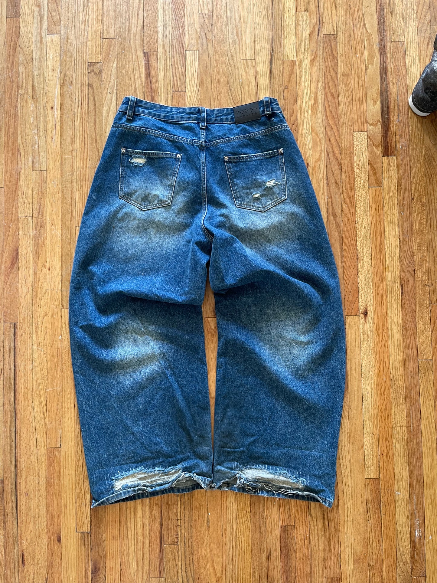 (36”) Berlinc Baggy Distressed Washed Selvedge Jeans