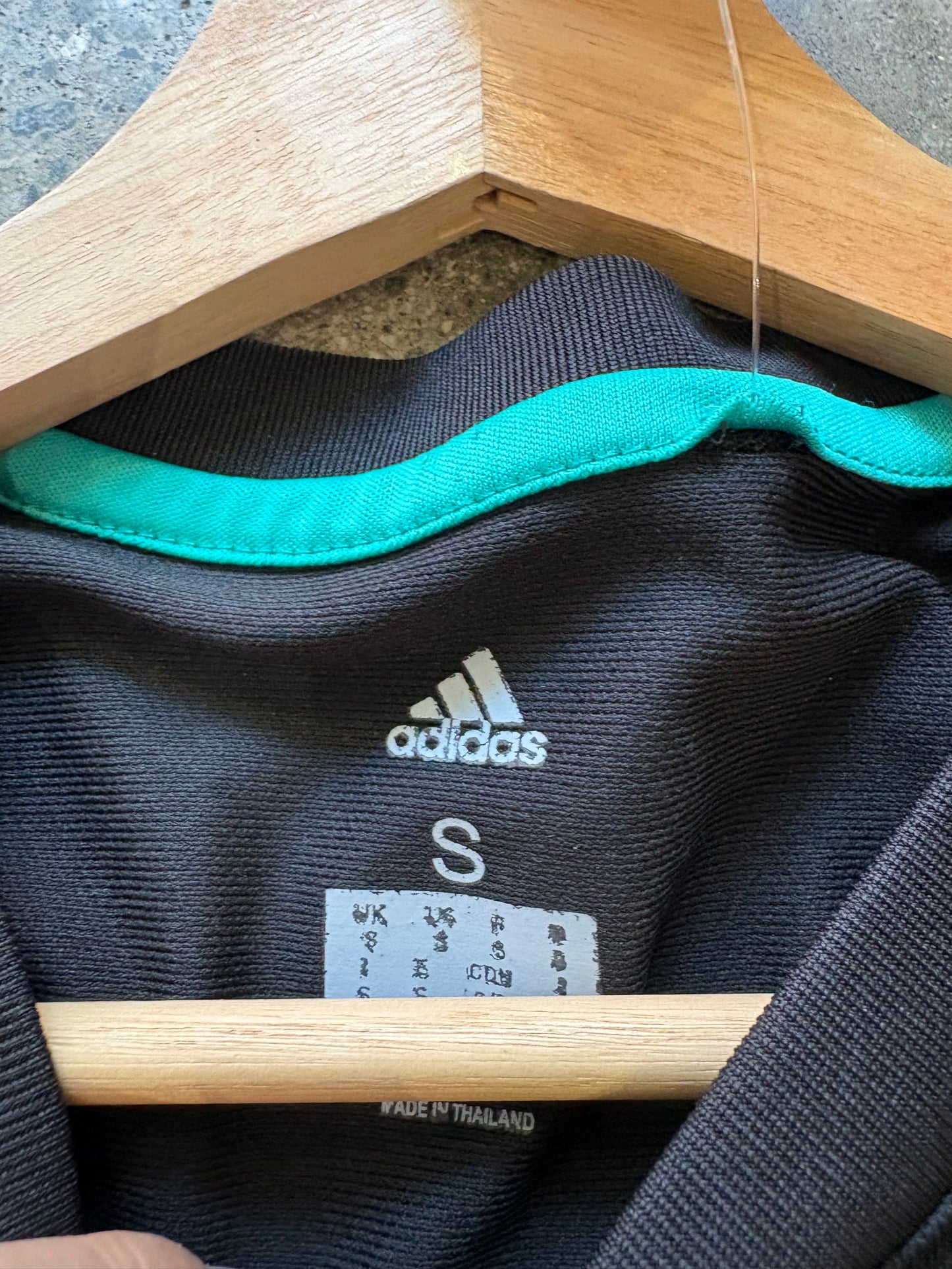 (S) Real Madrid 17-18 Away Kit ( as is )