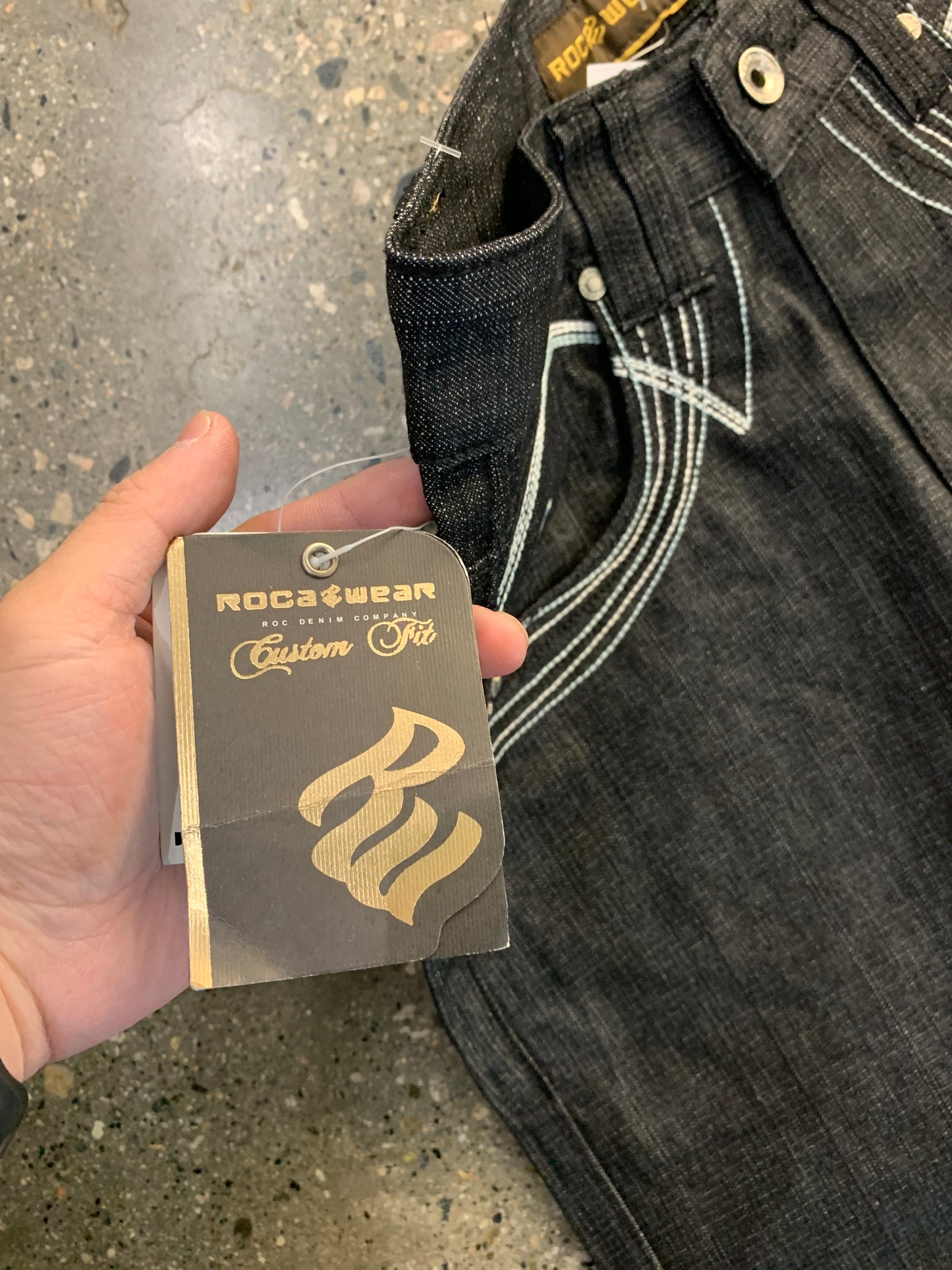 s43 - 32w BNWT ROCAWEAR Denim