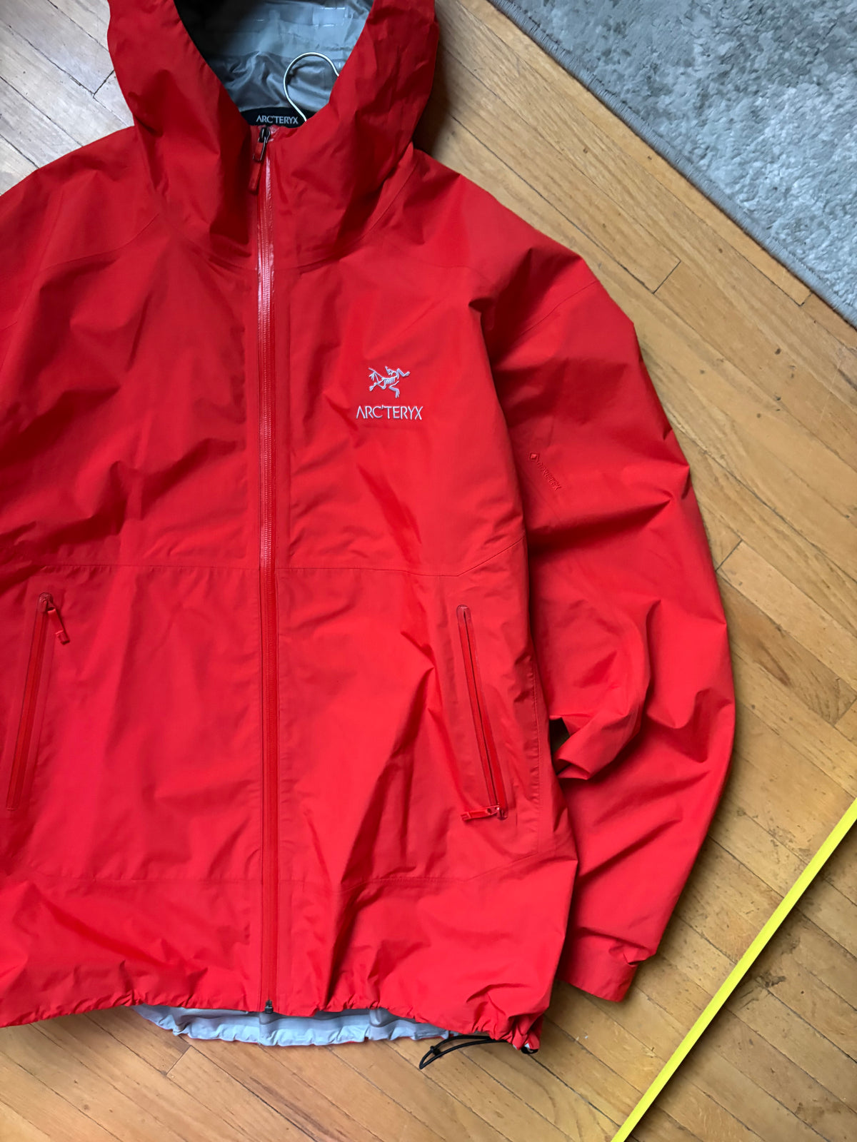 (XXL) Arcteryx Zeta SL Strawberry Red Goretex Jacket