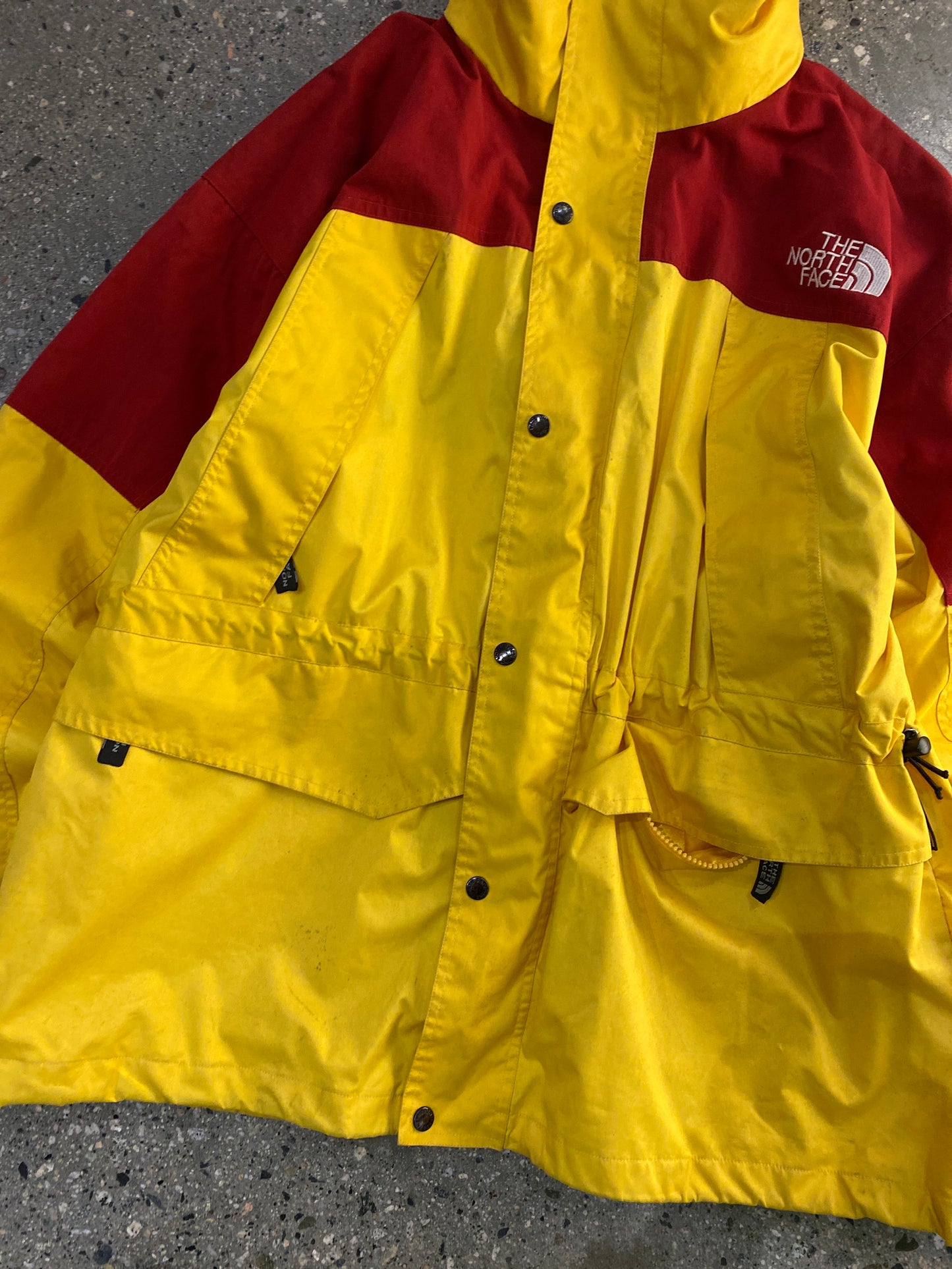 (L/XL) FW8 - Boot TNF GORETEX JKT