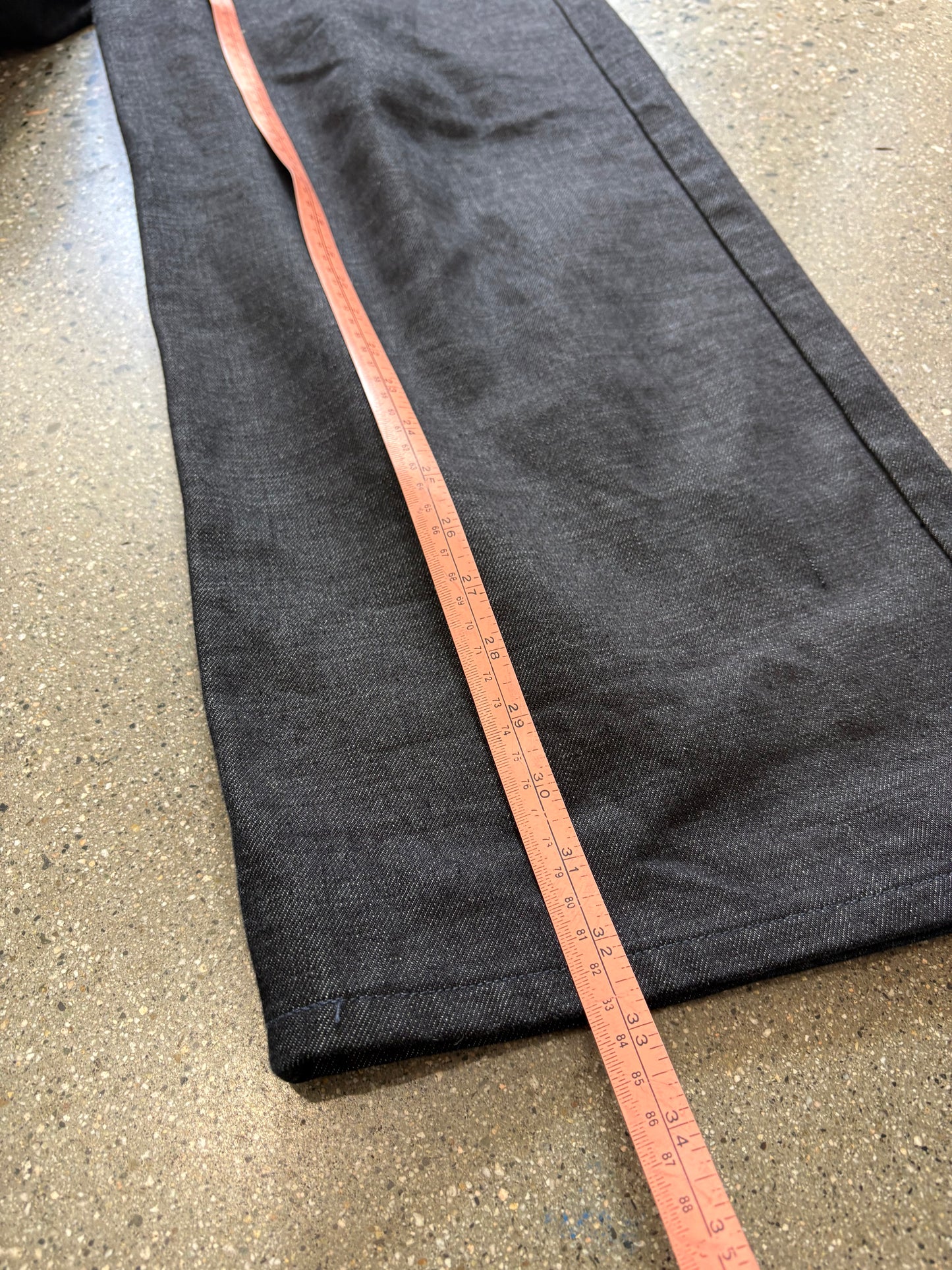 (30W”) Common Divisor Raw Jeans