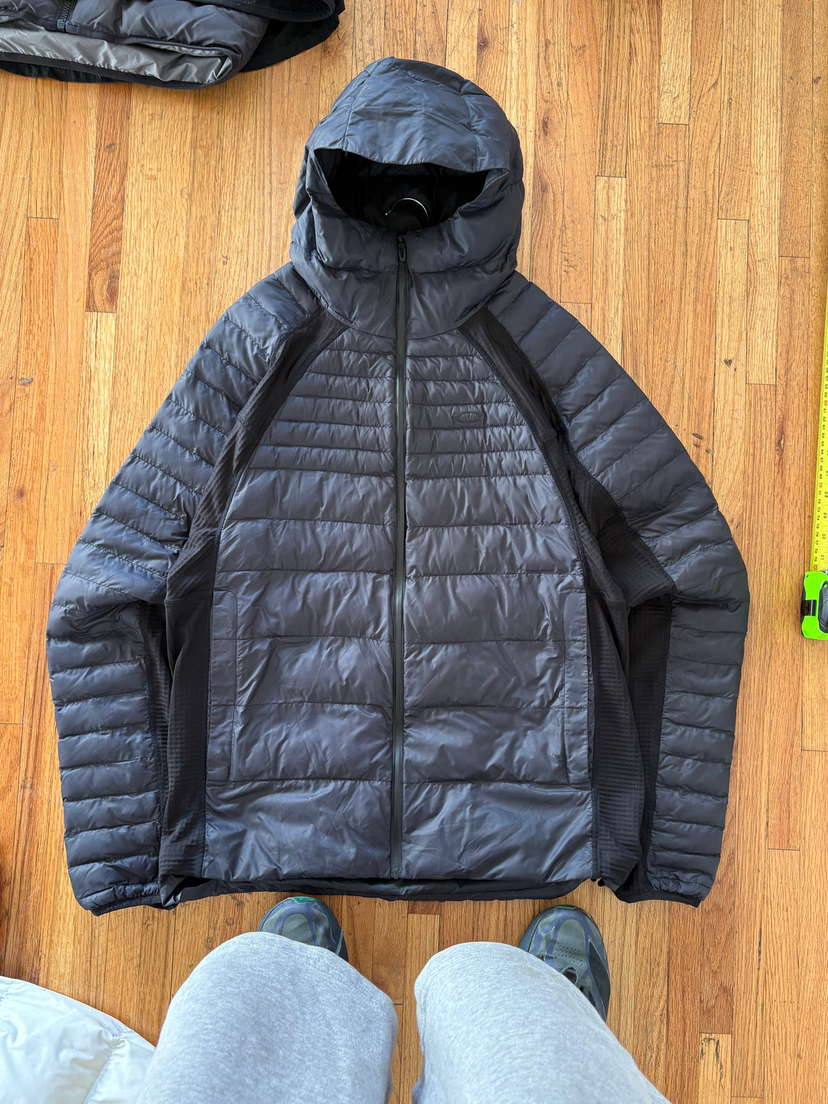 (L) Oakley Shell Black Puffer