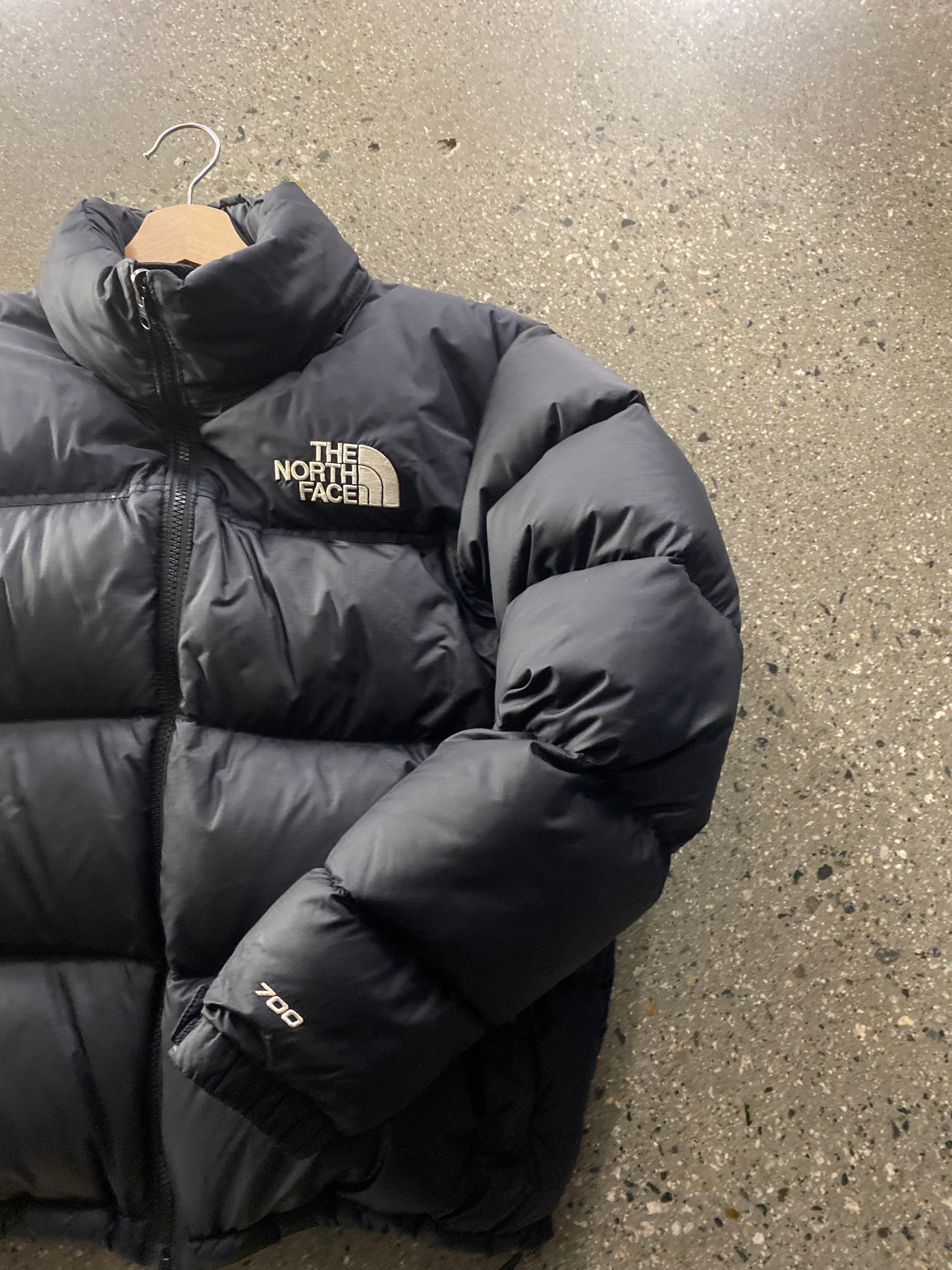 (Womens M) CM2 - TNF 700 Puffer Black
