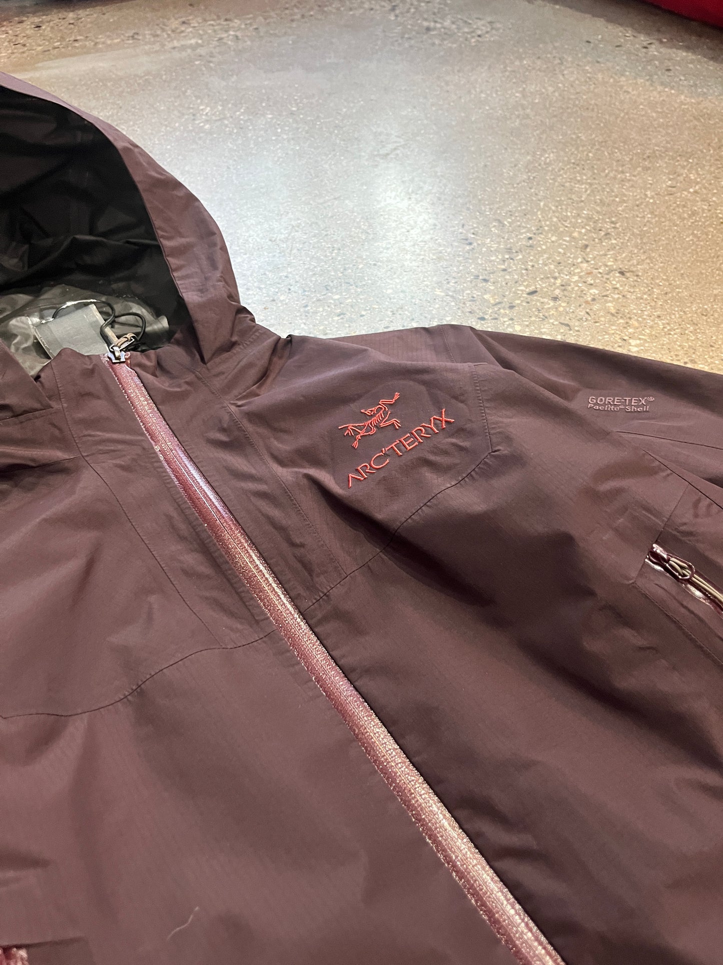 (Womens M / Mens S) Arcteryx Brown Paclite Goretex Shell