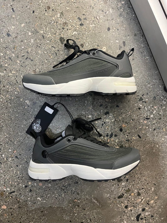 00's 7US Stone Island Sneaker