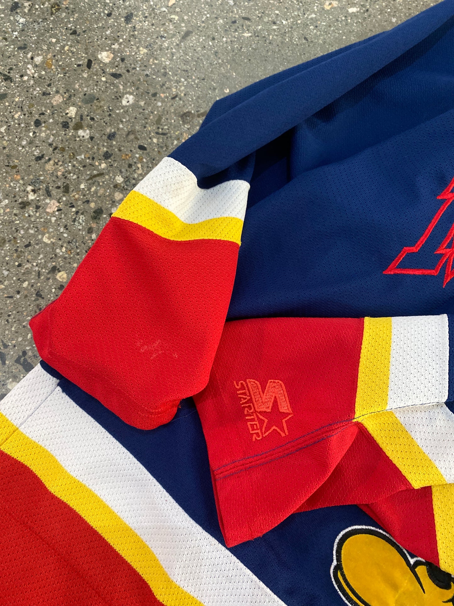 (M/L) 90s Starter Disney Mickey Mouse Hockey Jersey
