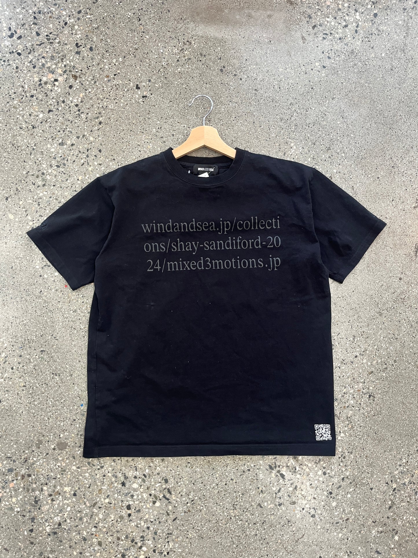 (L) Wind & Sea Black URL tee