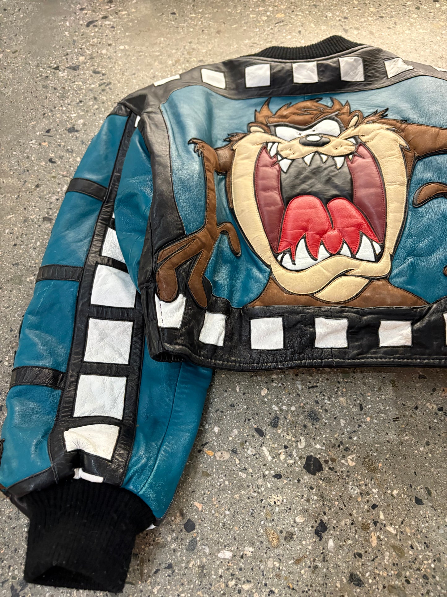 (XS) Vintage Rare Taz Leather Jacket Cropped