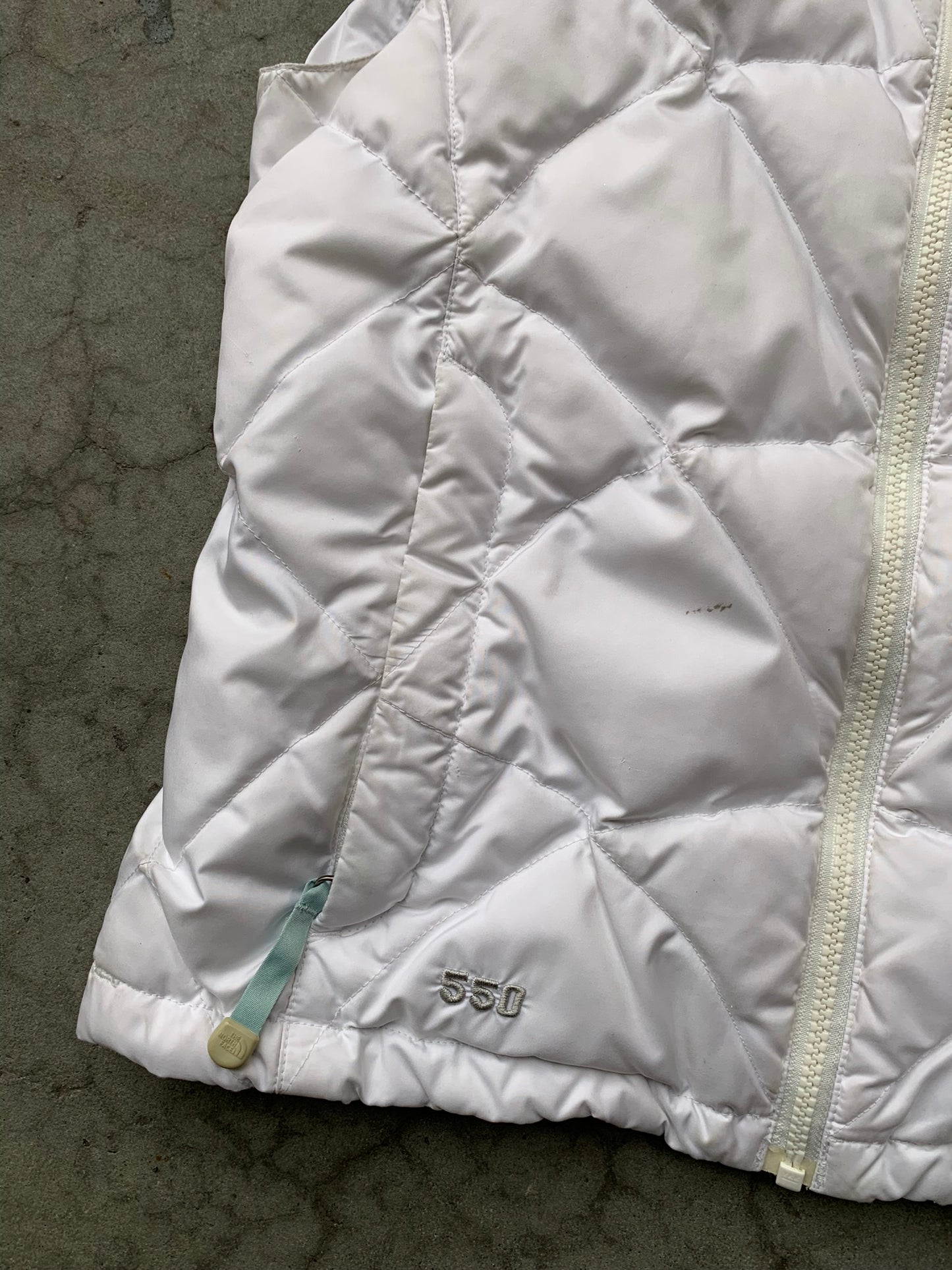 (XS) The North Face 550 White Vest