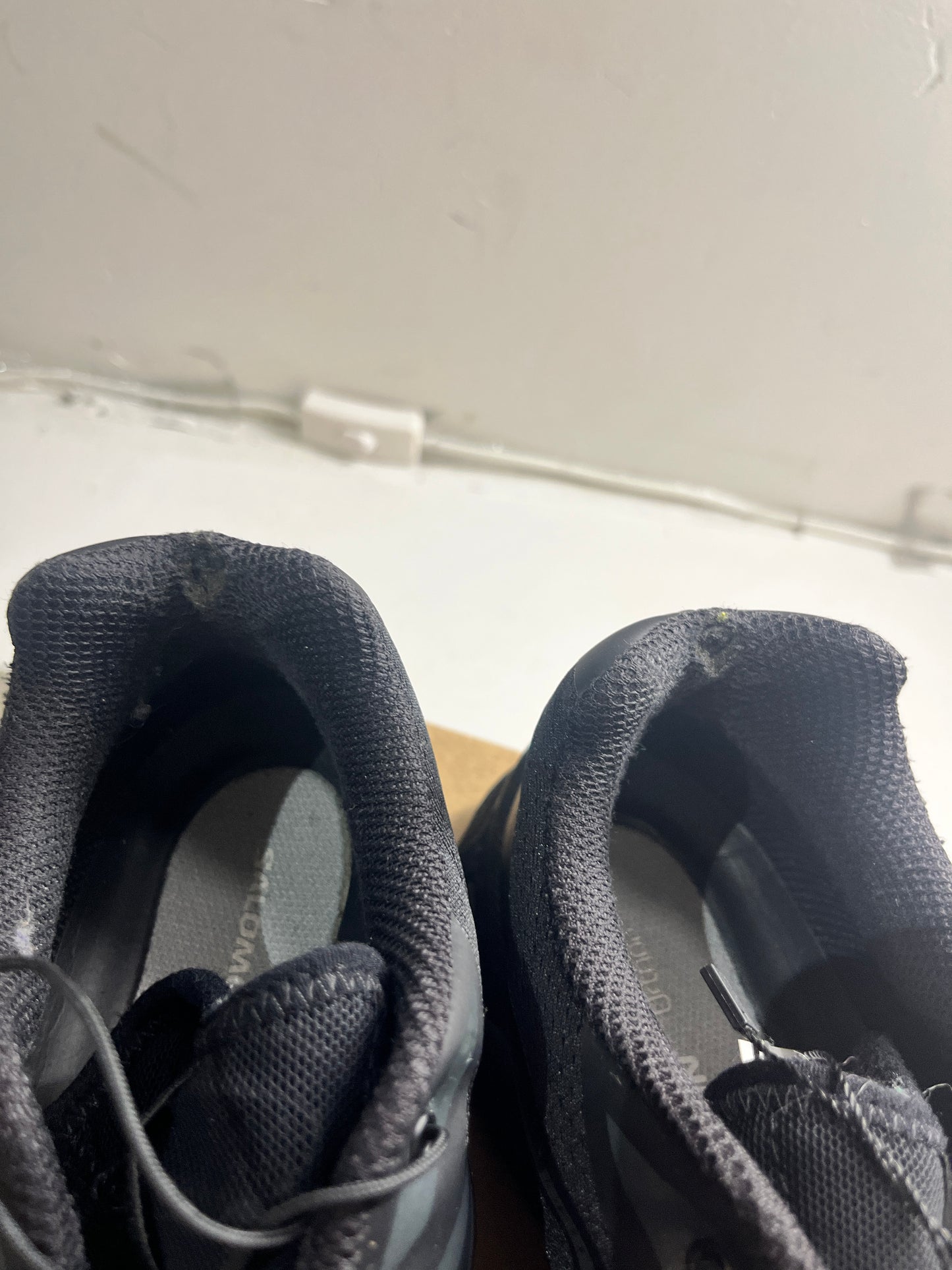 (Size 9US Mens) Solomon XT6 Black