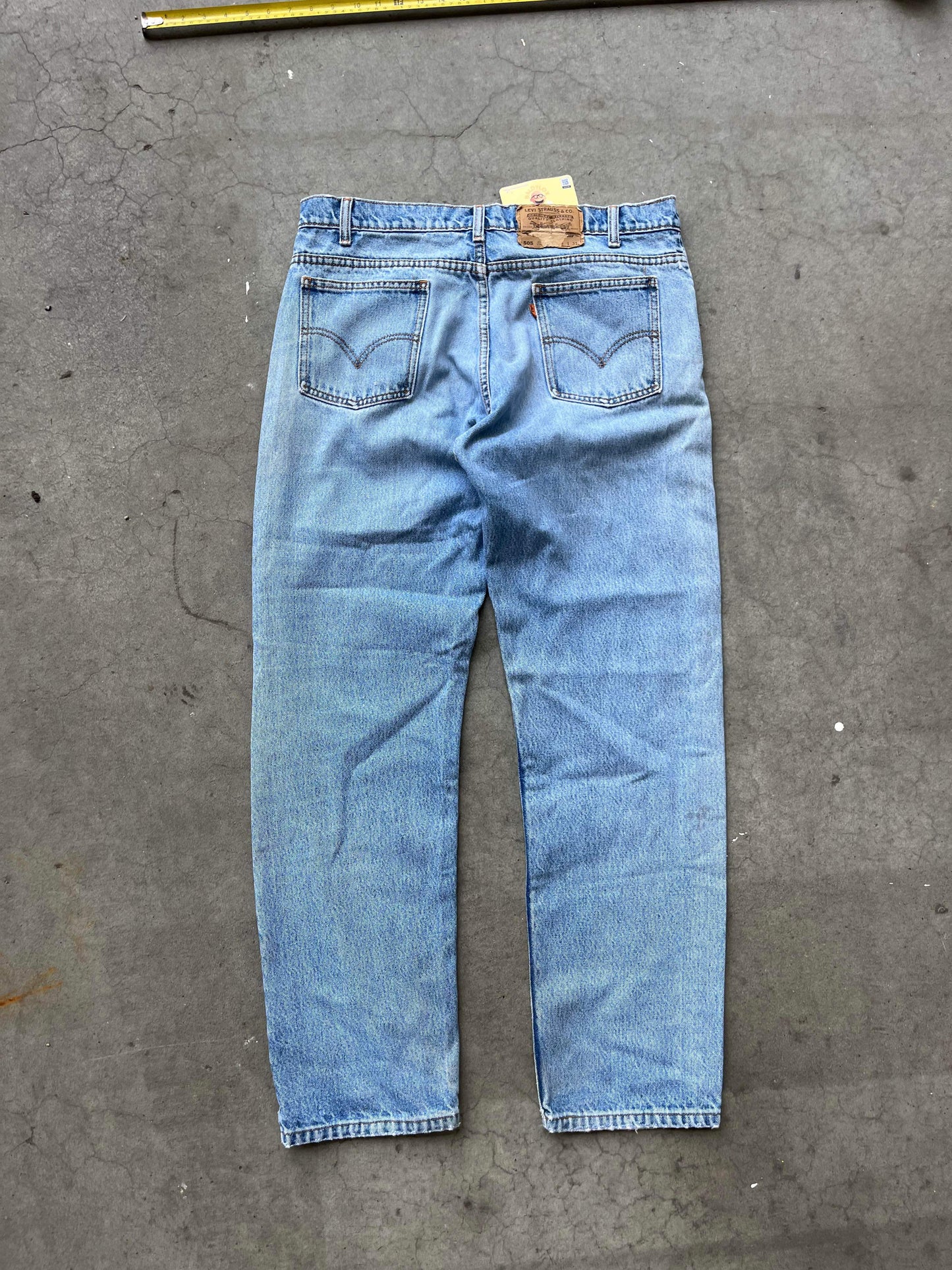 (35”) 90’s Levi Orange Tabs 505