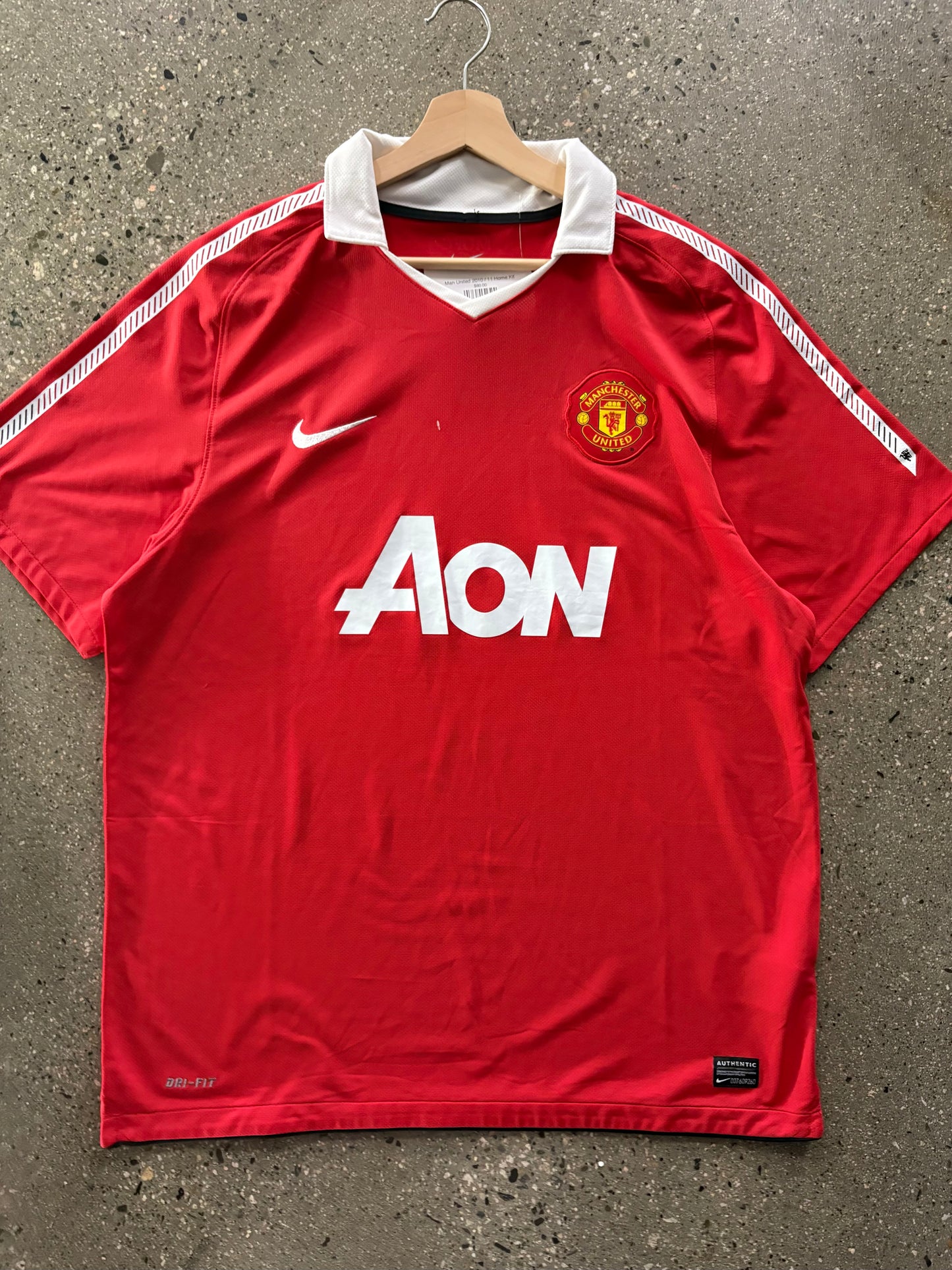 (XL) Man United 2010 / 11 Home Kit