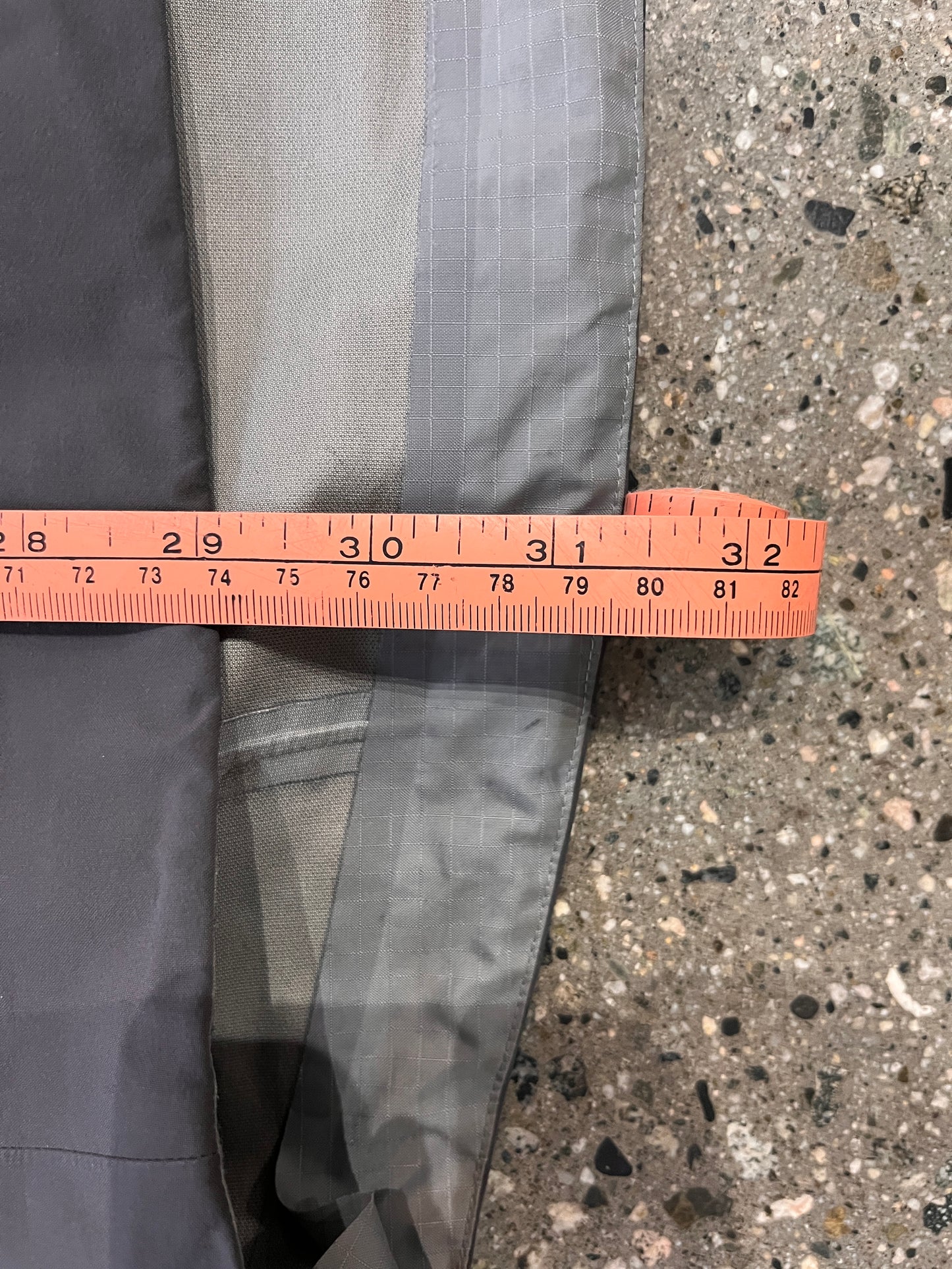(L) Grey Arcteryx Zeta AR